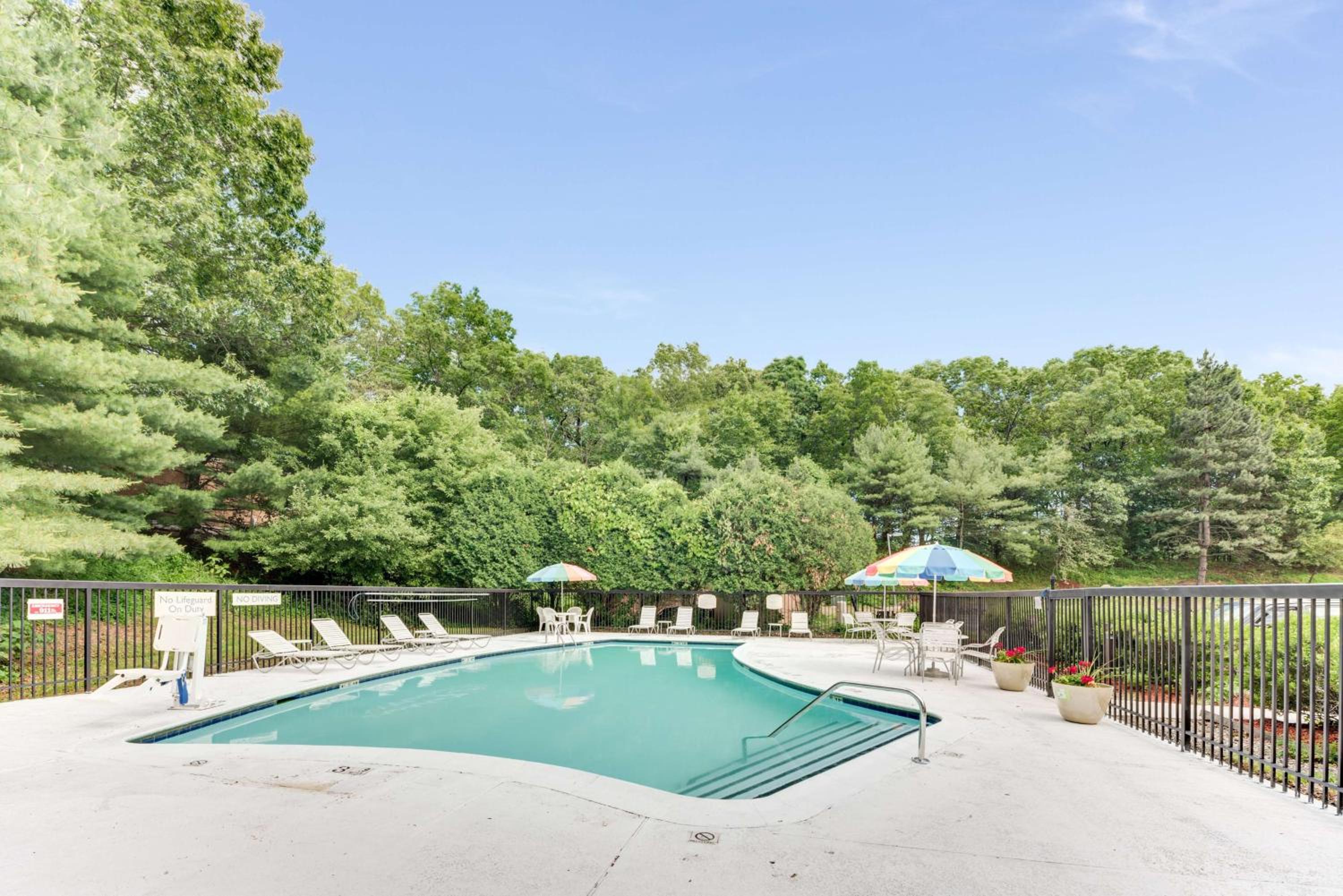 Milford Vacations - Motel 6-Milford, CT - Property Image 15