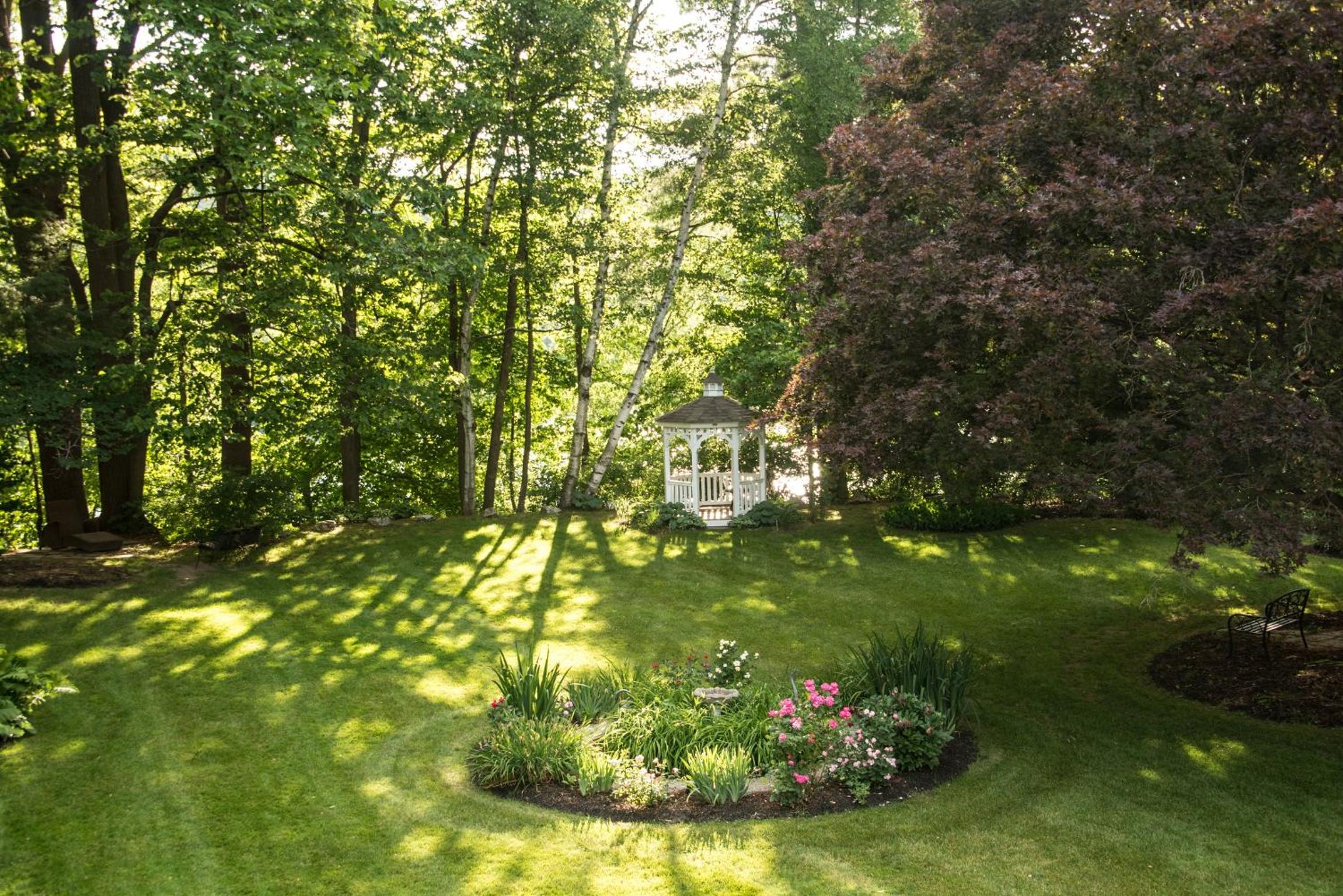 Brattleboro Vacations - Inn on Putney Road - Property Image 1
