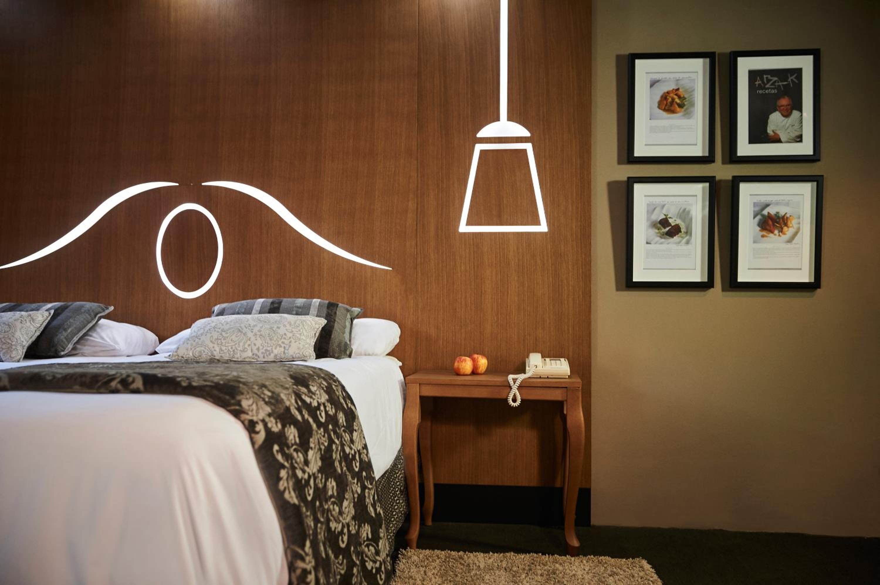 Legazpi Doce Rooms & Suites