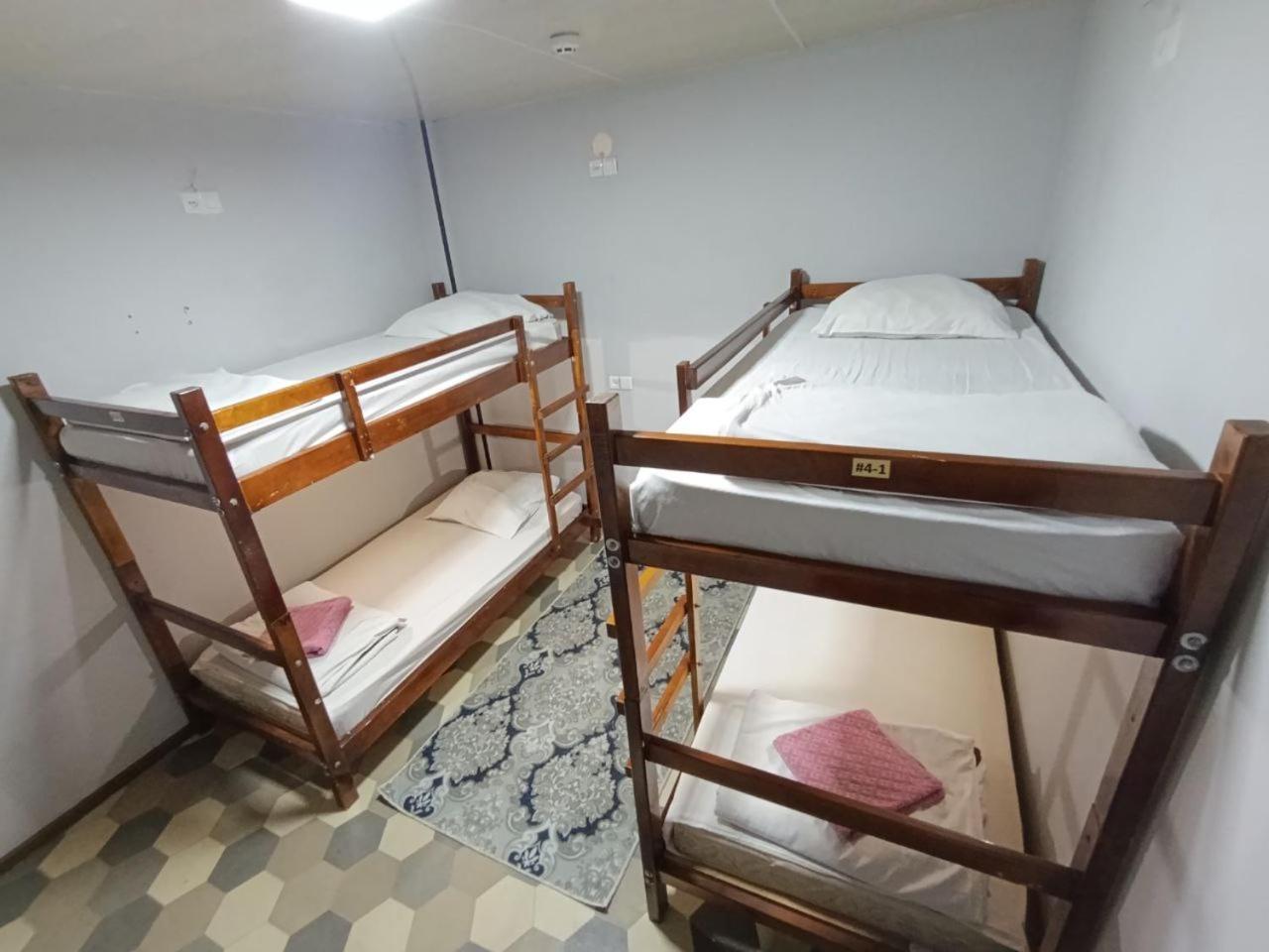 Caravan Hostel Near Airport