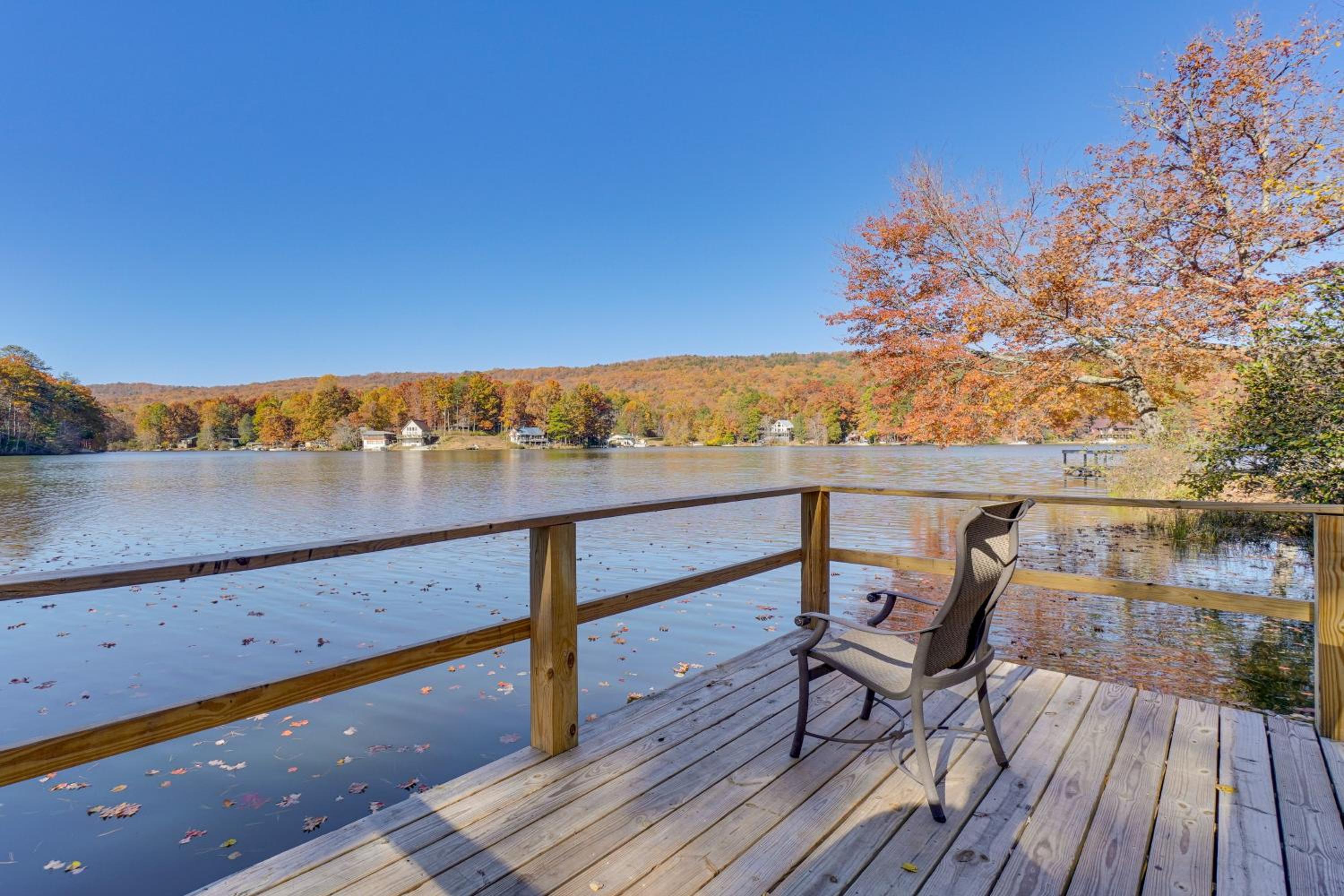 10 Mi to GSMNP Scenic Lake in the Sky Retreat!