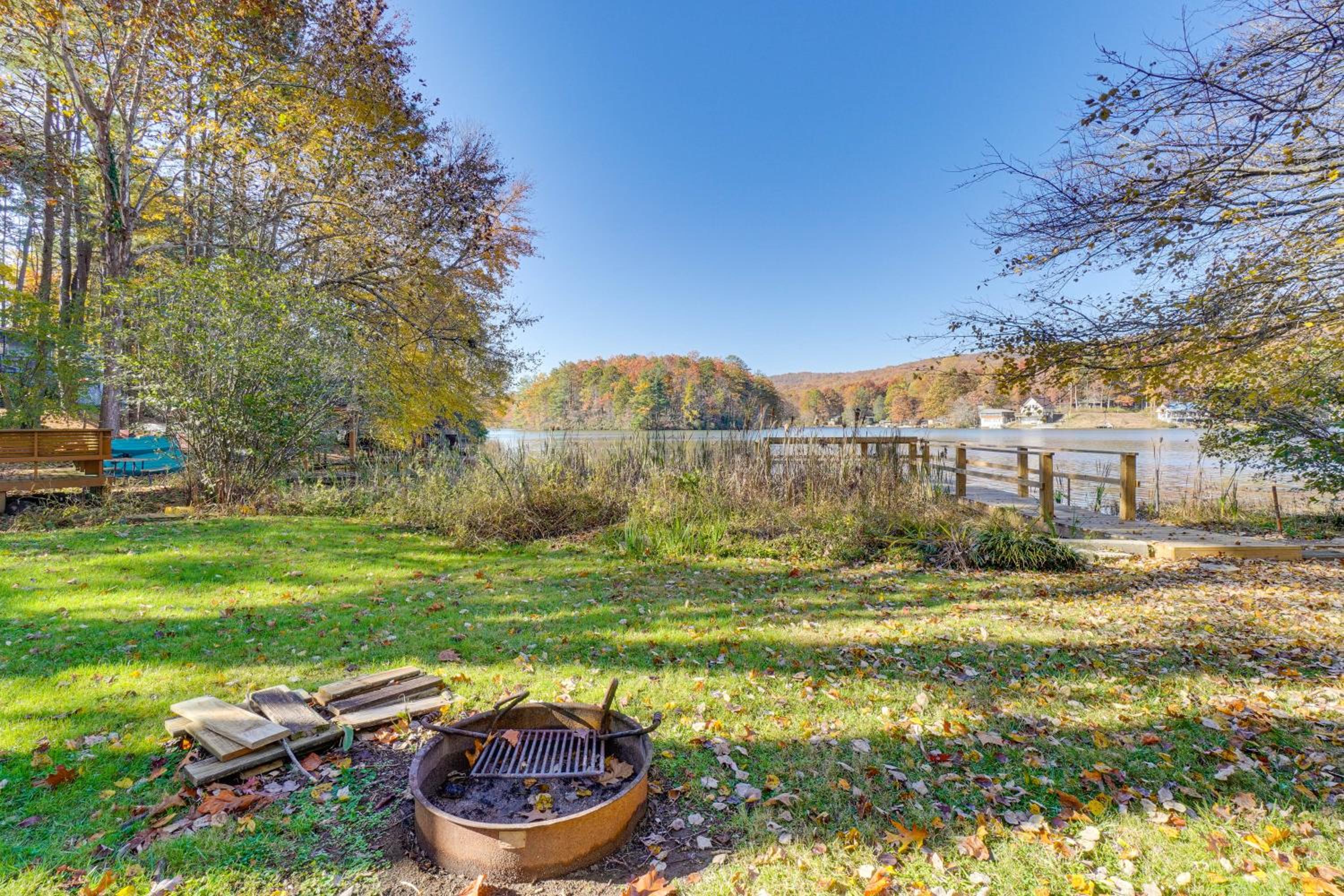 10 Mi to GSMNP Scenic Lake in the Sky Retreat!