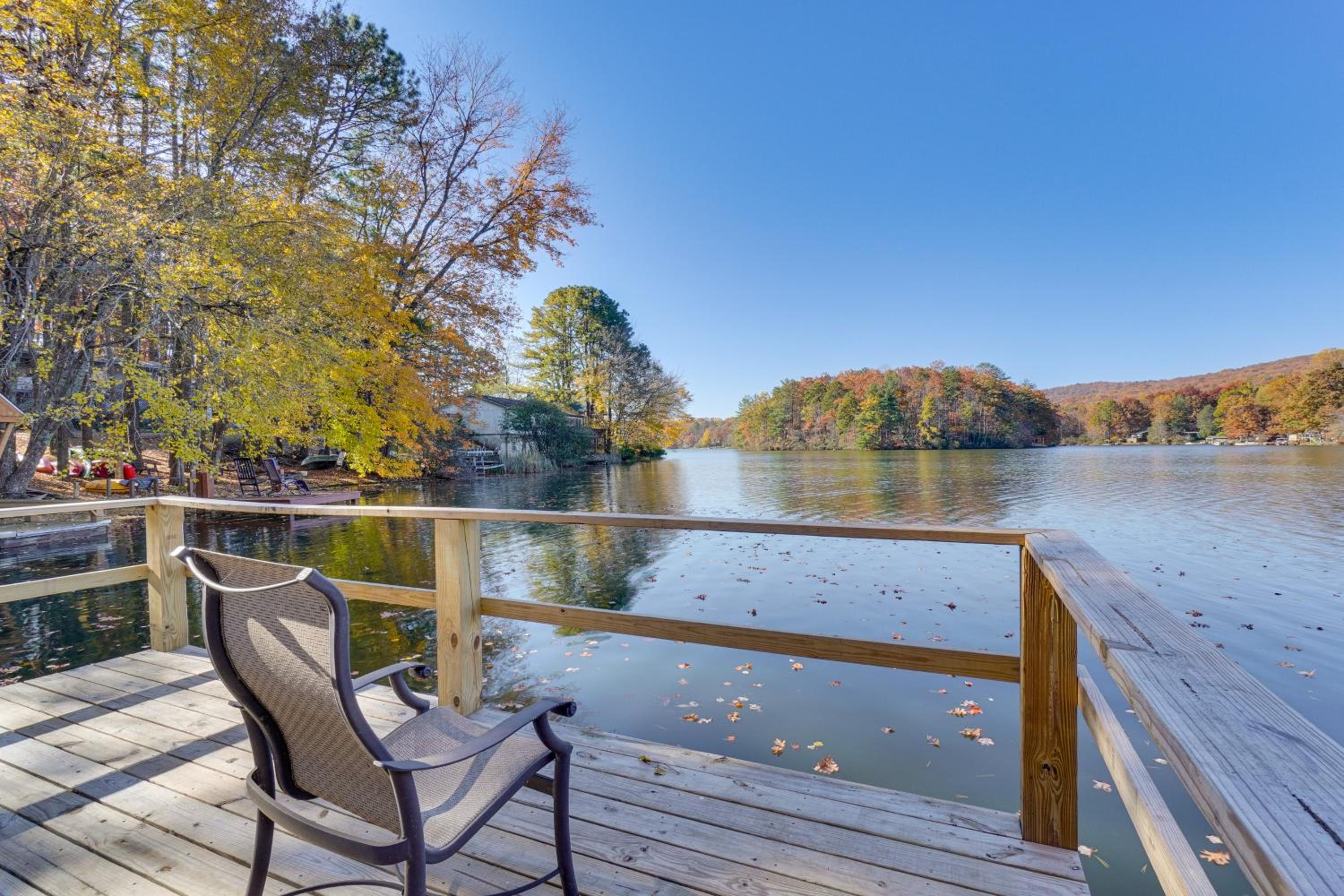 10 Mi to GSMNP Scenic Lake in the Sky Retreat!