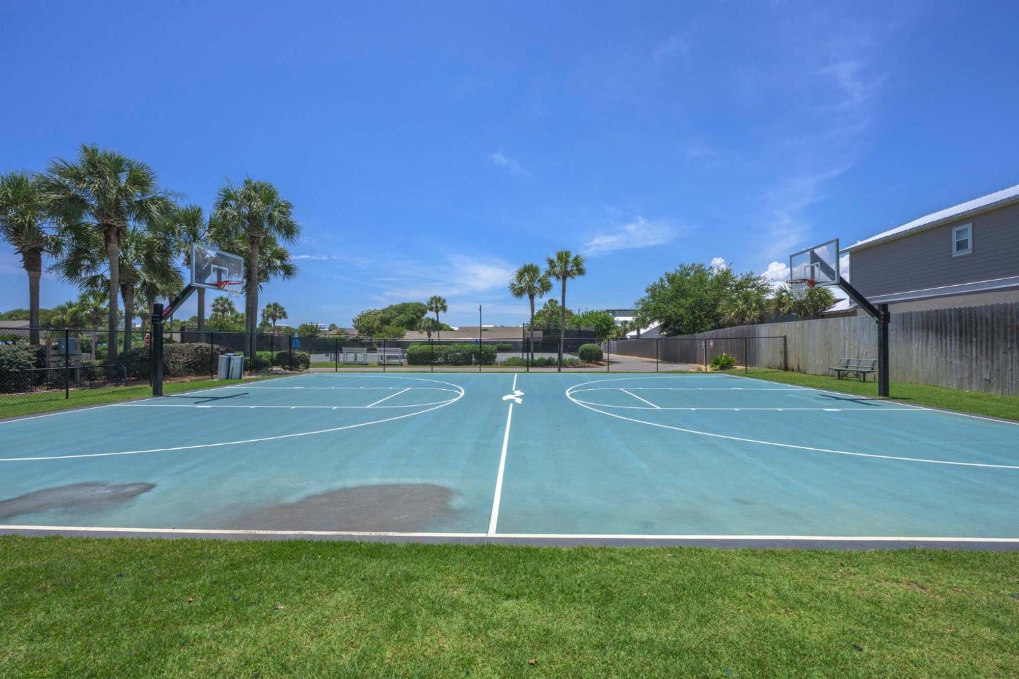 Easy Gogh'n Beach Stay for 5