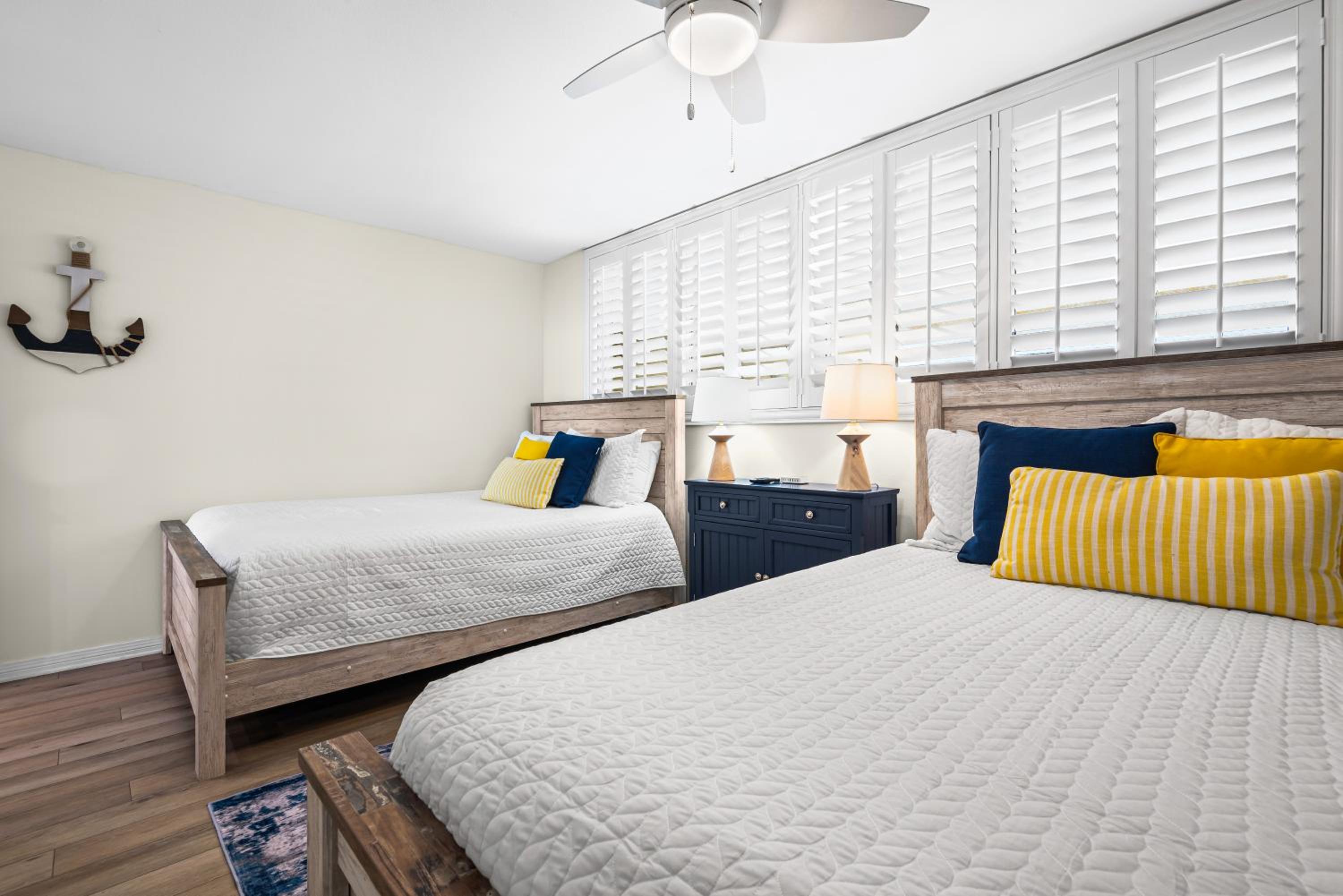 Lil Nauti - Beachfront Condo