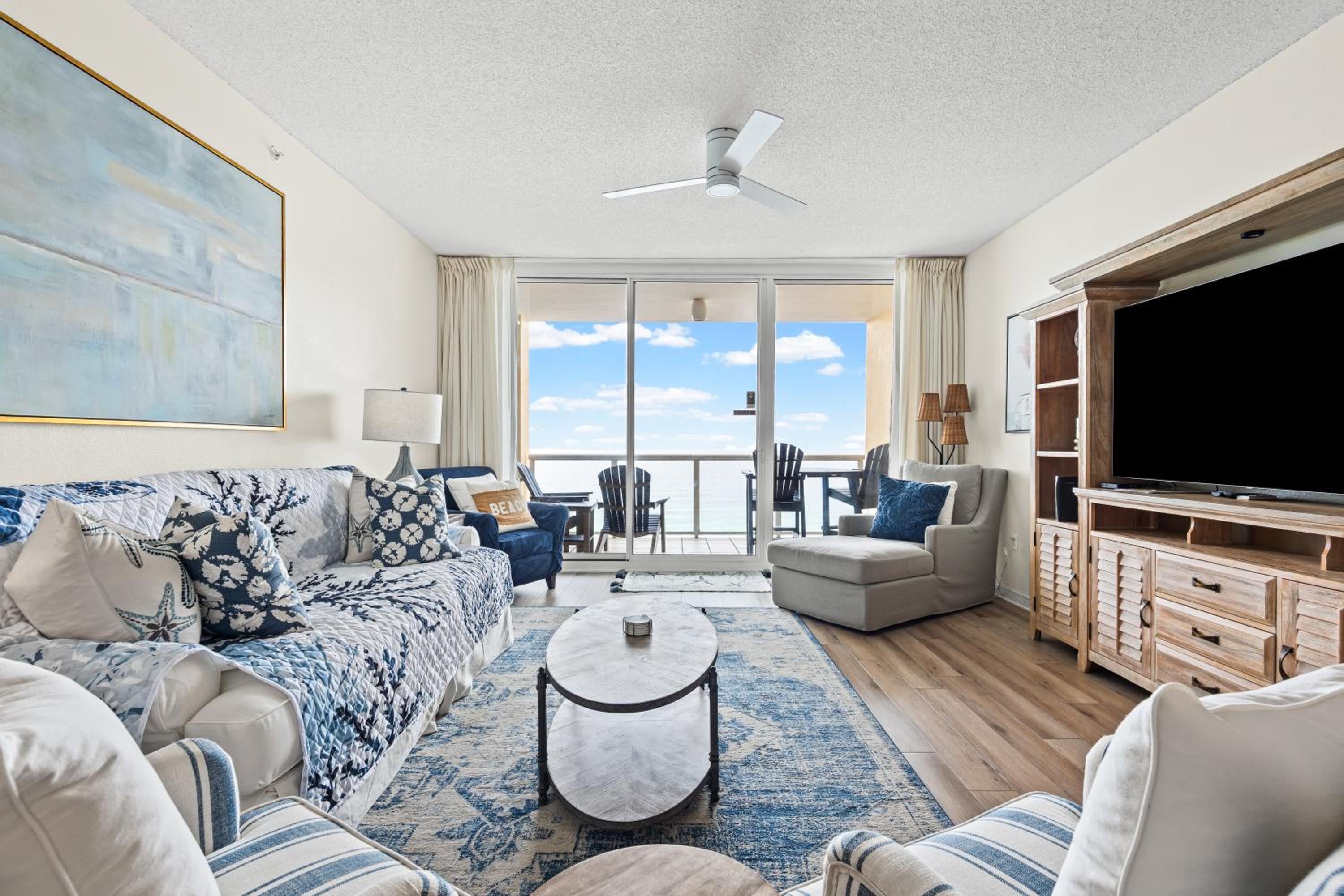 Lil Nauti - Beachfront Condo
