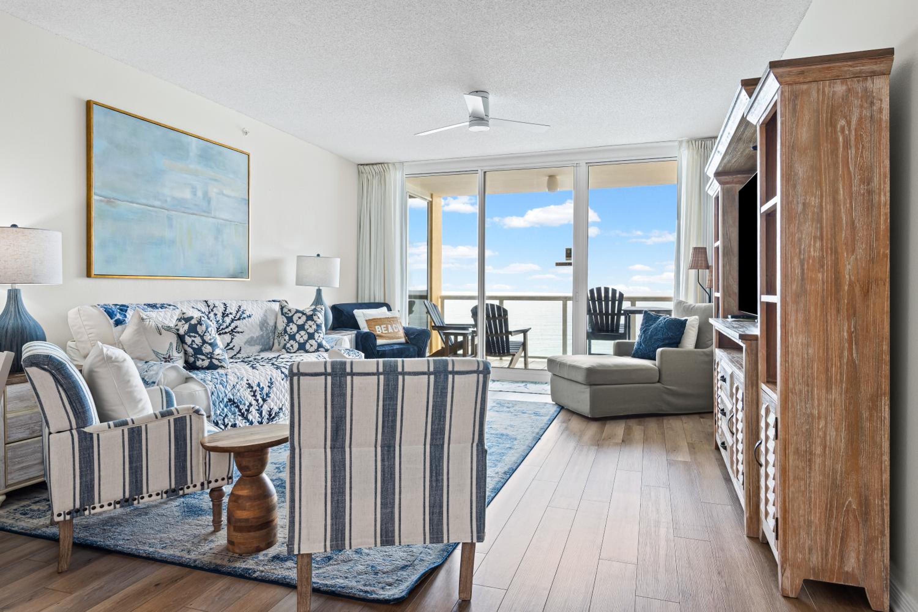 Lil Nauti - Beachfront Condo