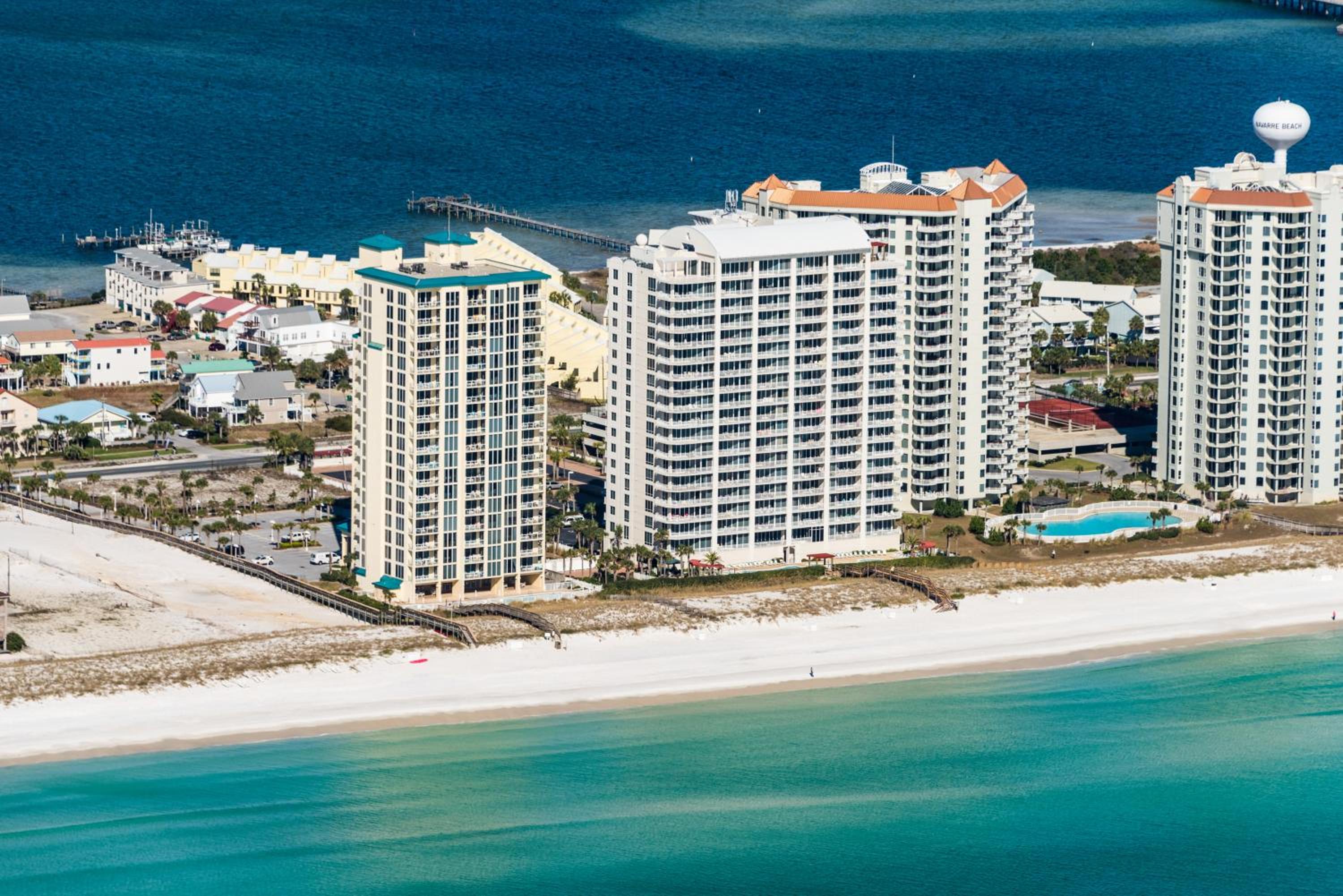 Lil Nauti - Beachfront Condo