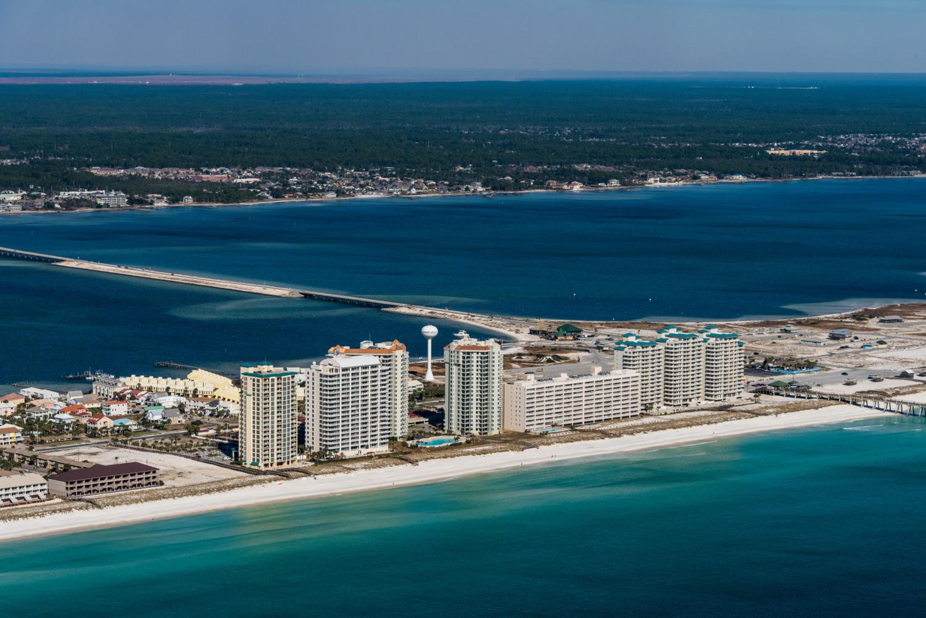 Lil Nauti - Beachfront Condo