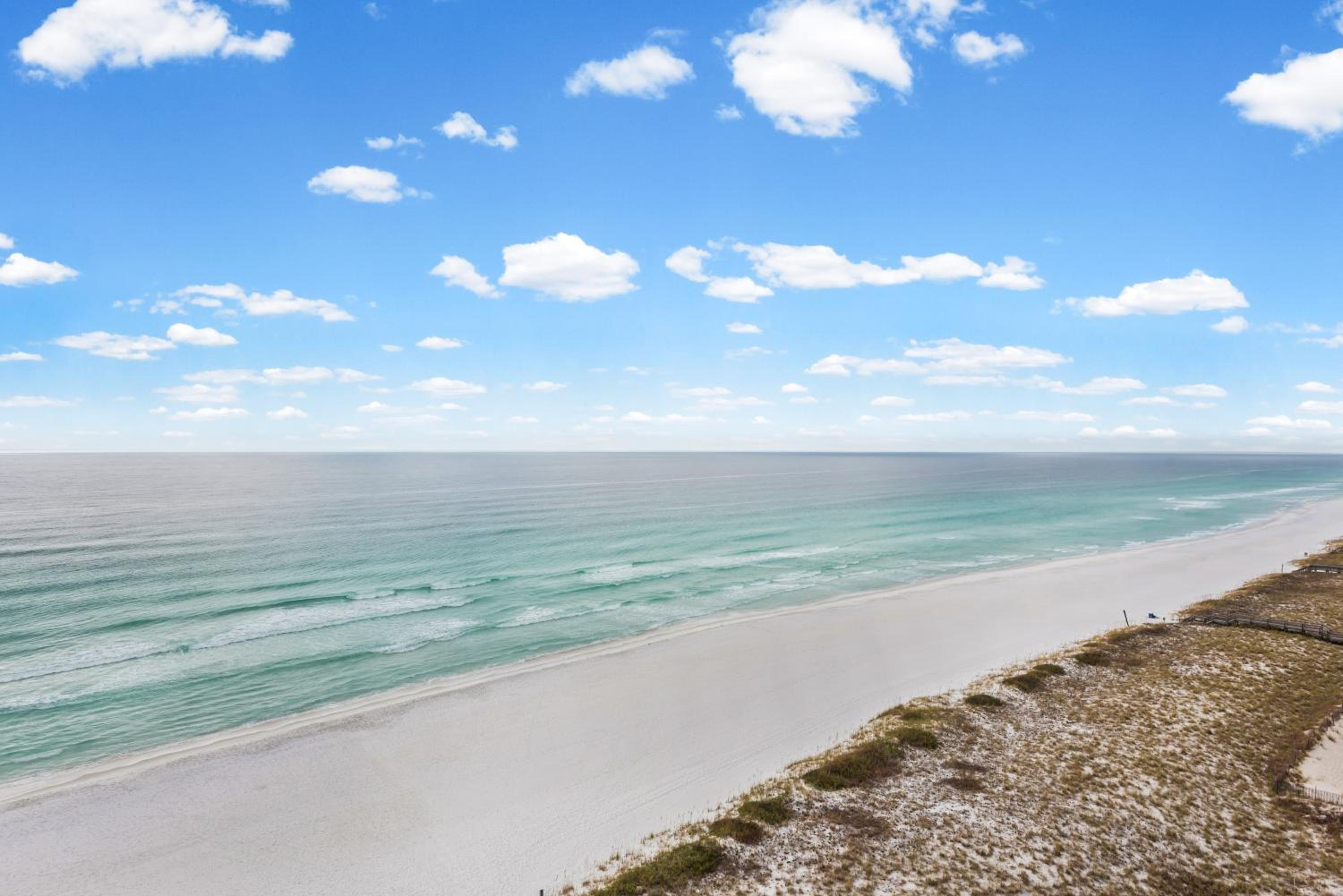 Lil Nauti - Beachfront Condo