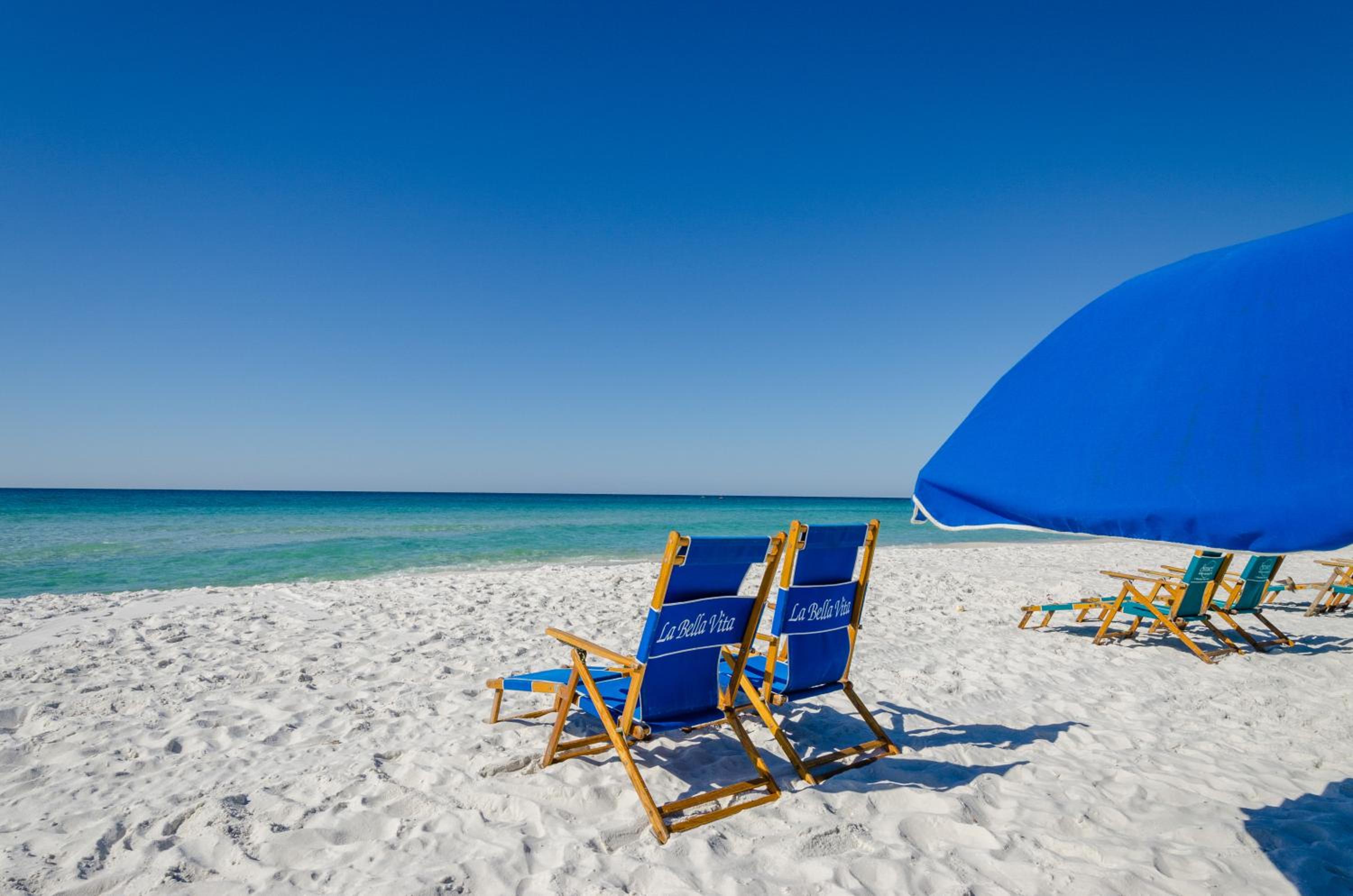 Lil Nauti - Beachfront Condo