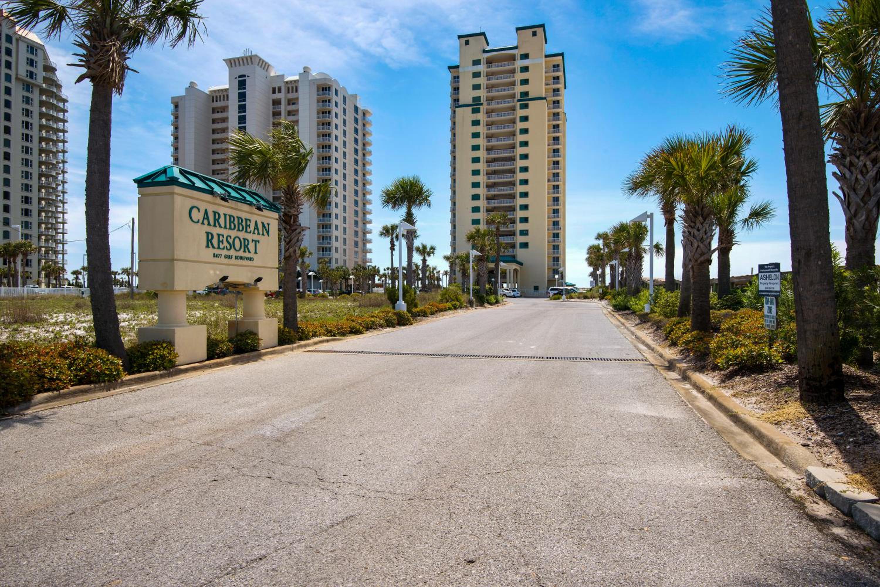Lil Nauti - Beachfront Condo