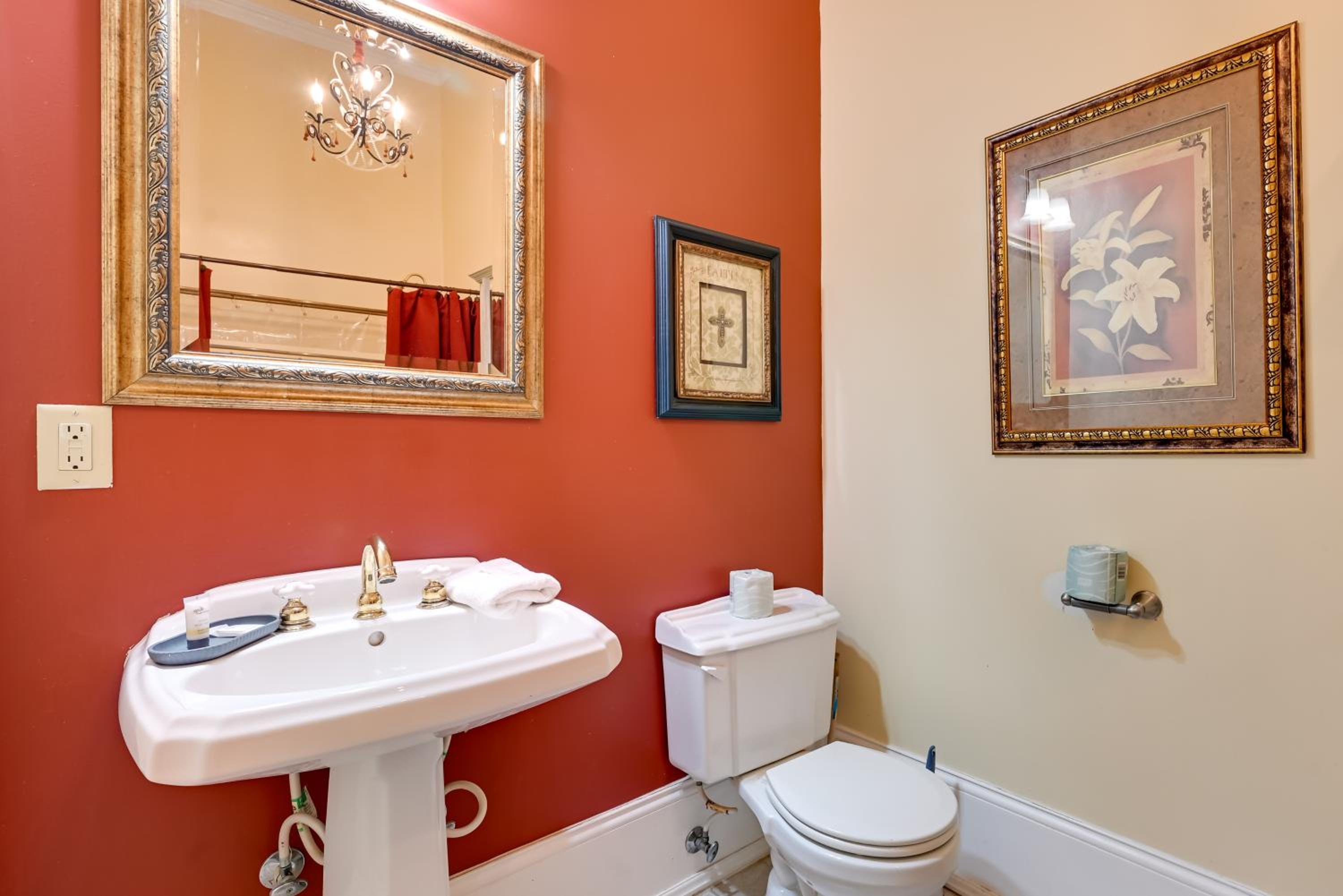 Walk to Golf Course Spacious Rough River Retreat!