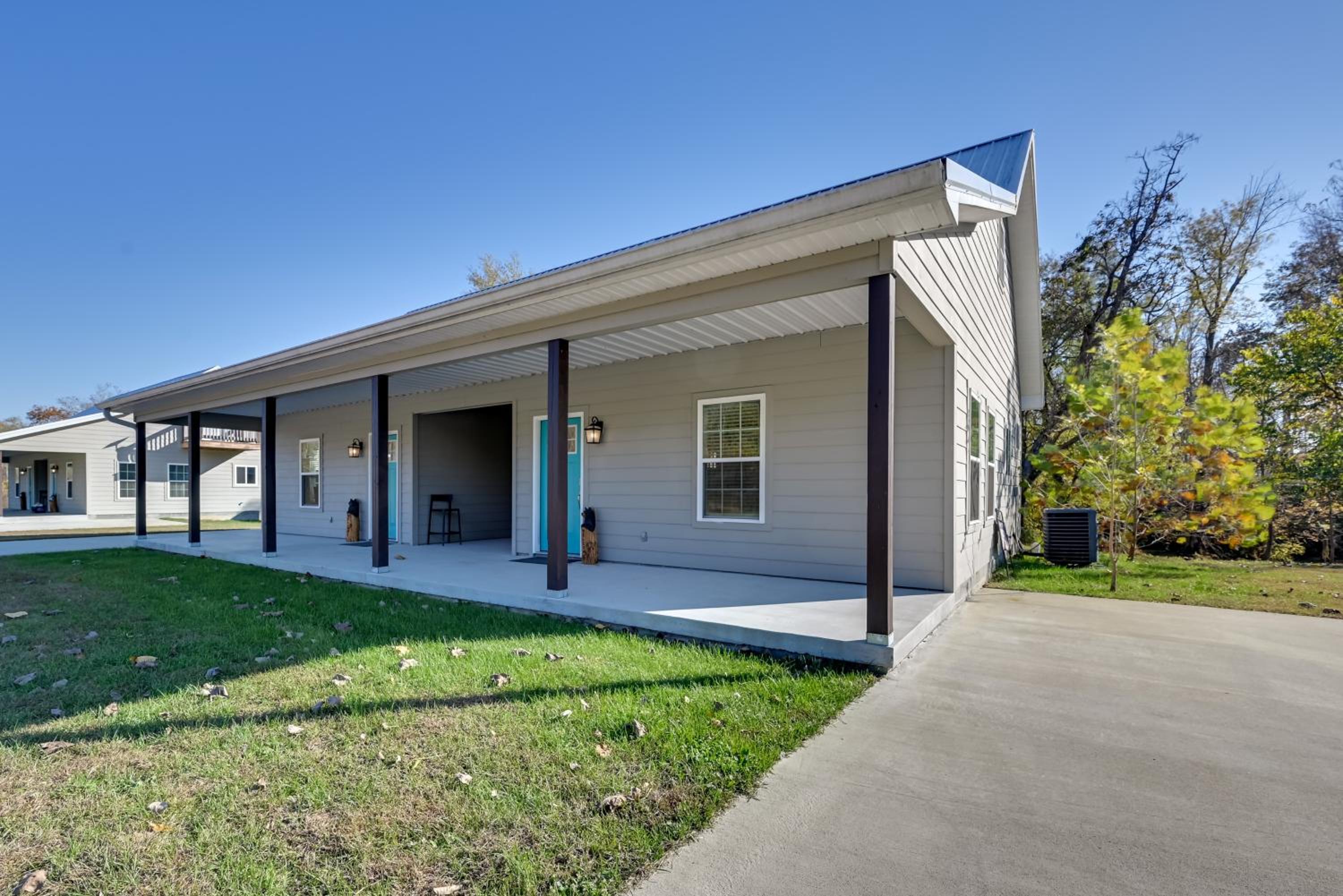 6 Mi to Rough River Lake! Waterfront Home with Deck