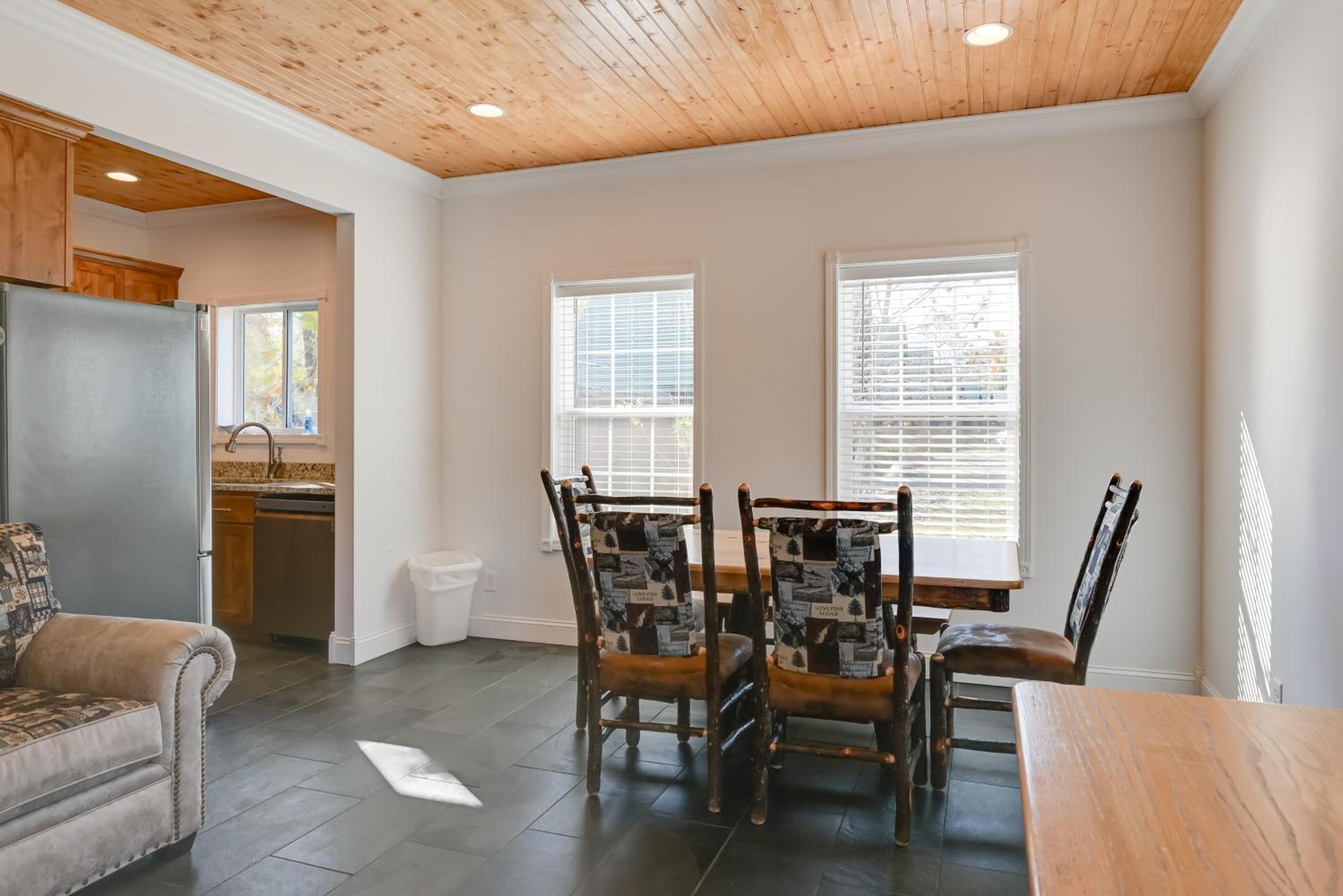 6 Mi to Rough River Lake! Waterfront Home with Deck