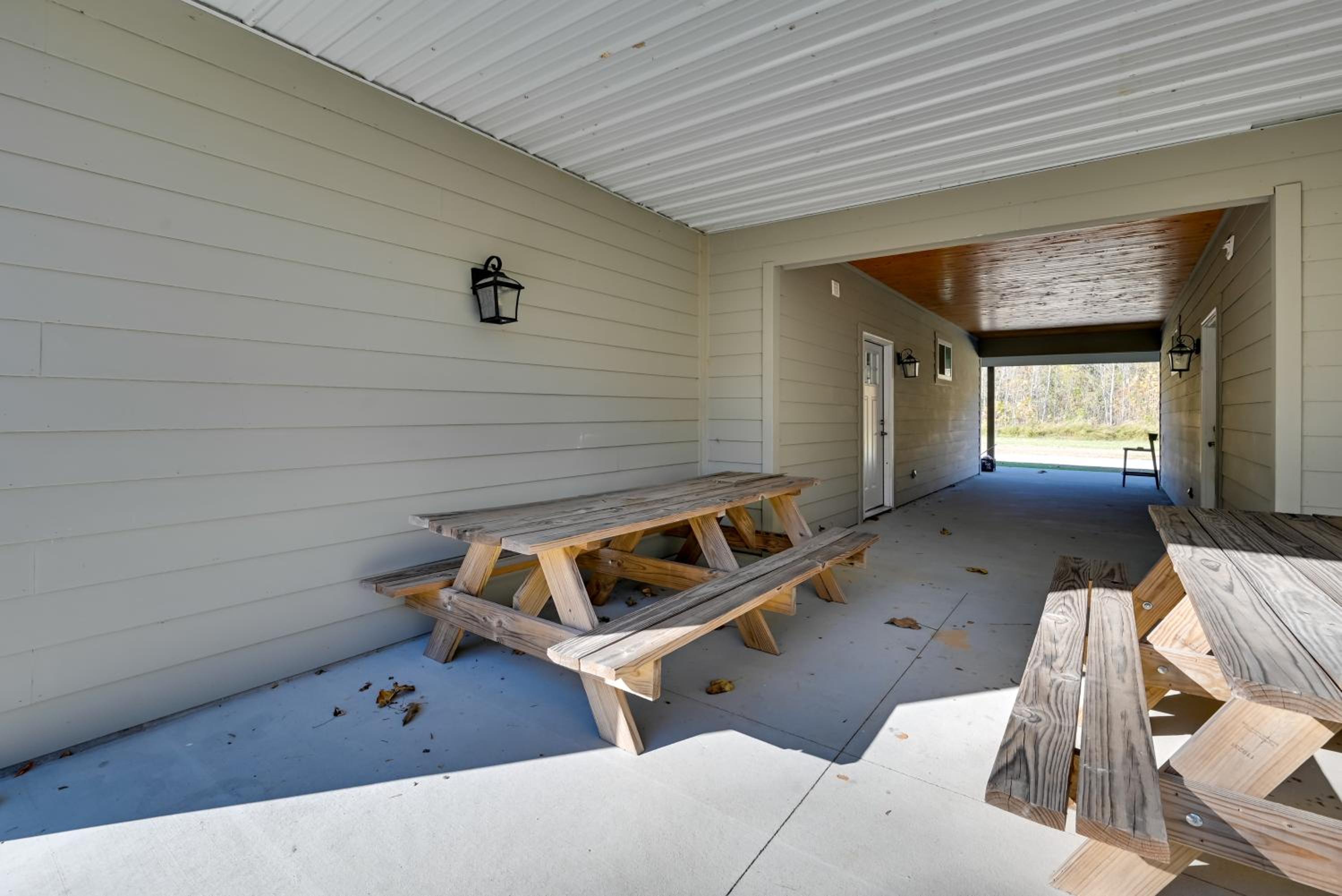6 Mi to Rough River Lake! Waterfront Home with Deck