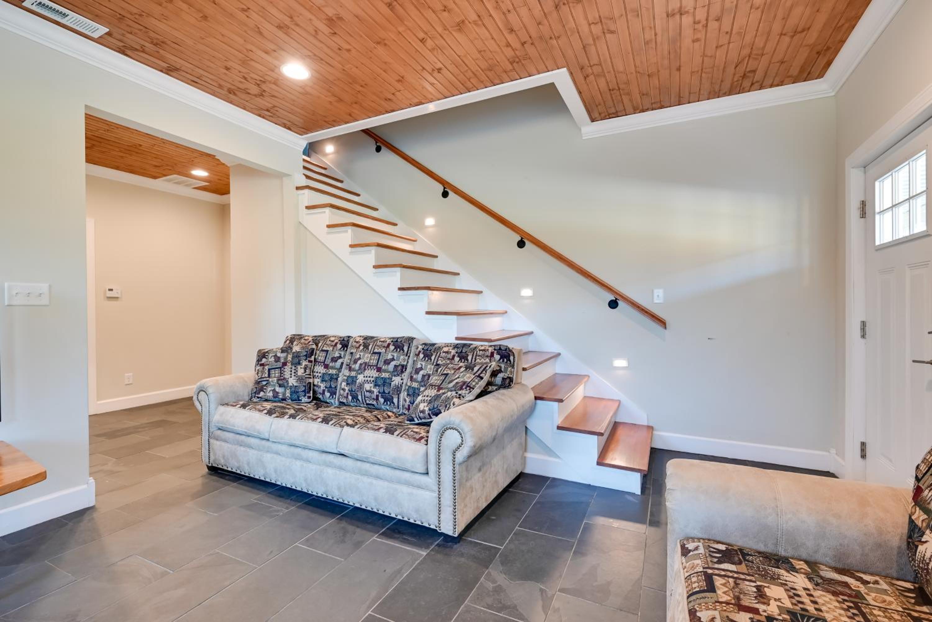 Riverside Serenity! Falls of Rough Home with Views