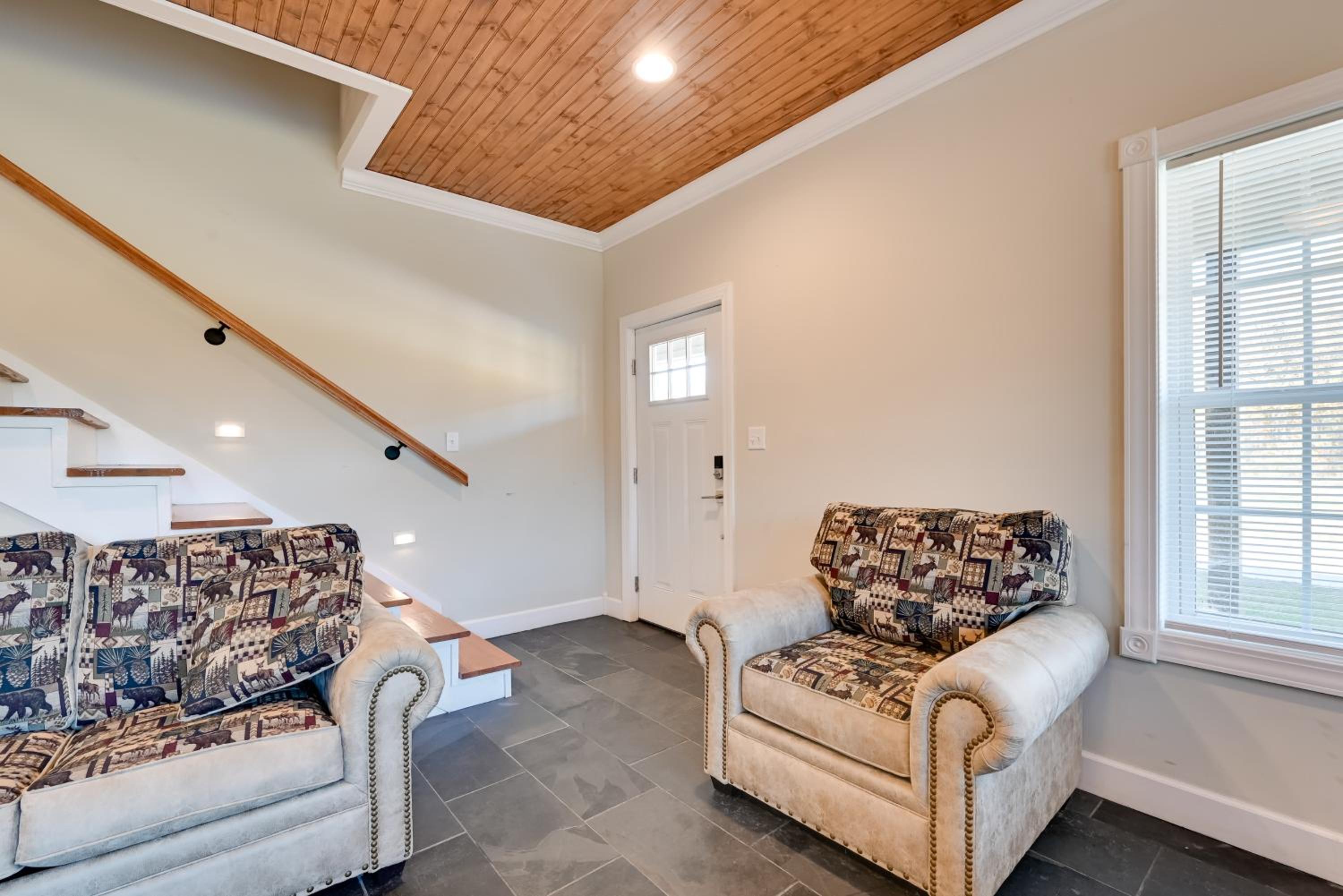 Riverside Serenity! Falls of Rough Home with Views