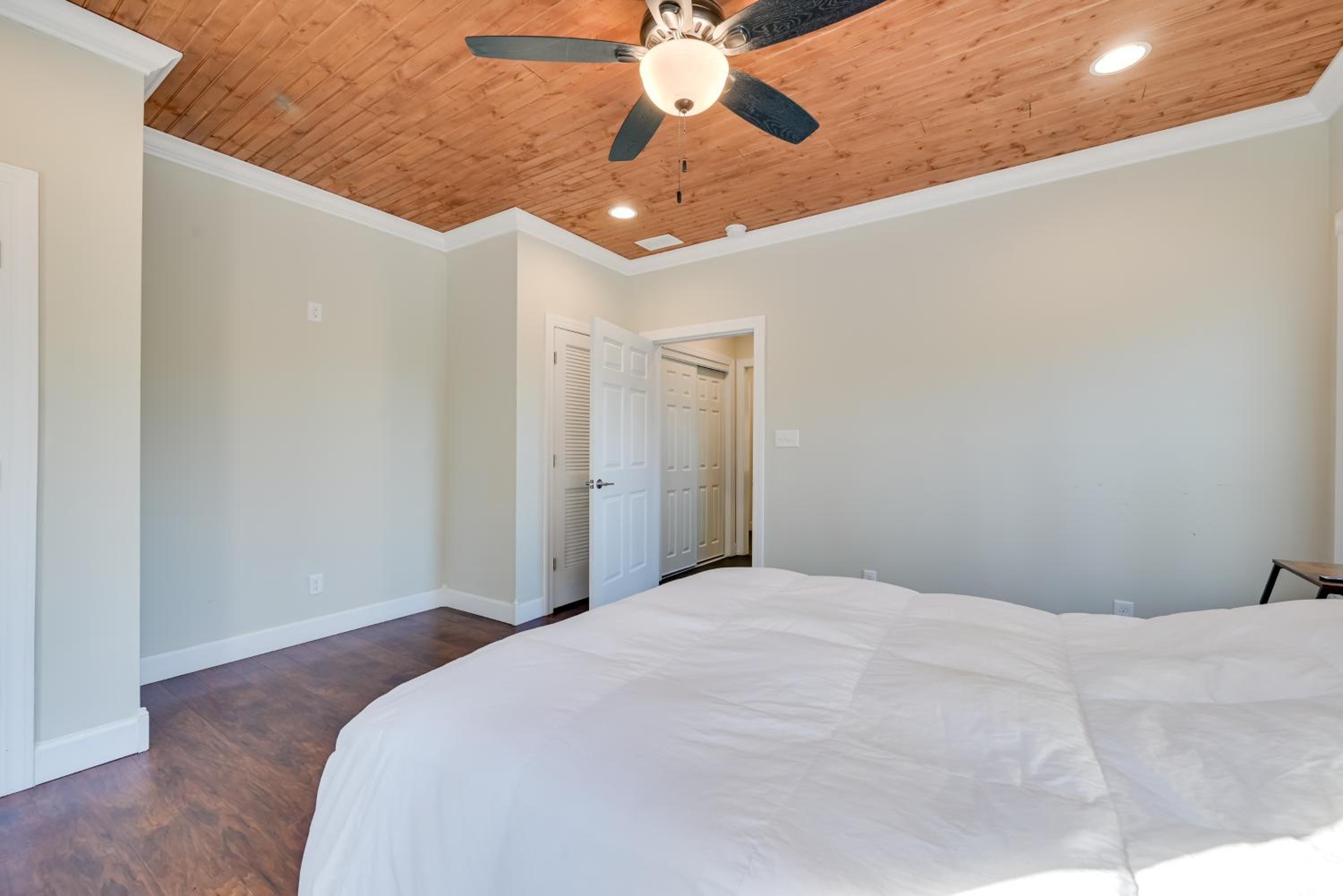 Riverside Serenity! Falls of Rough Home with Views