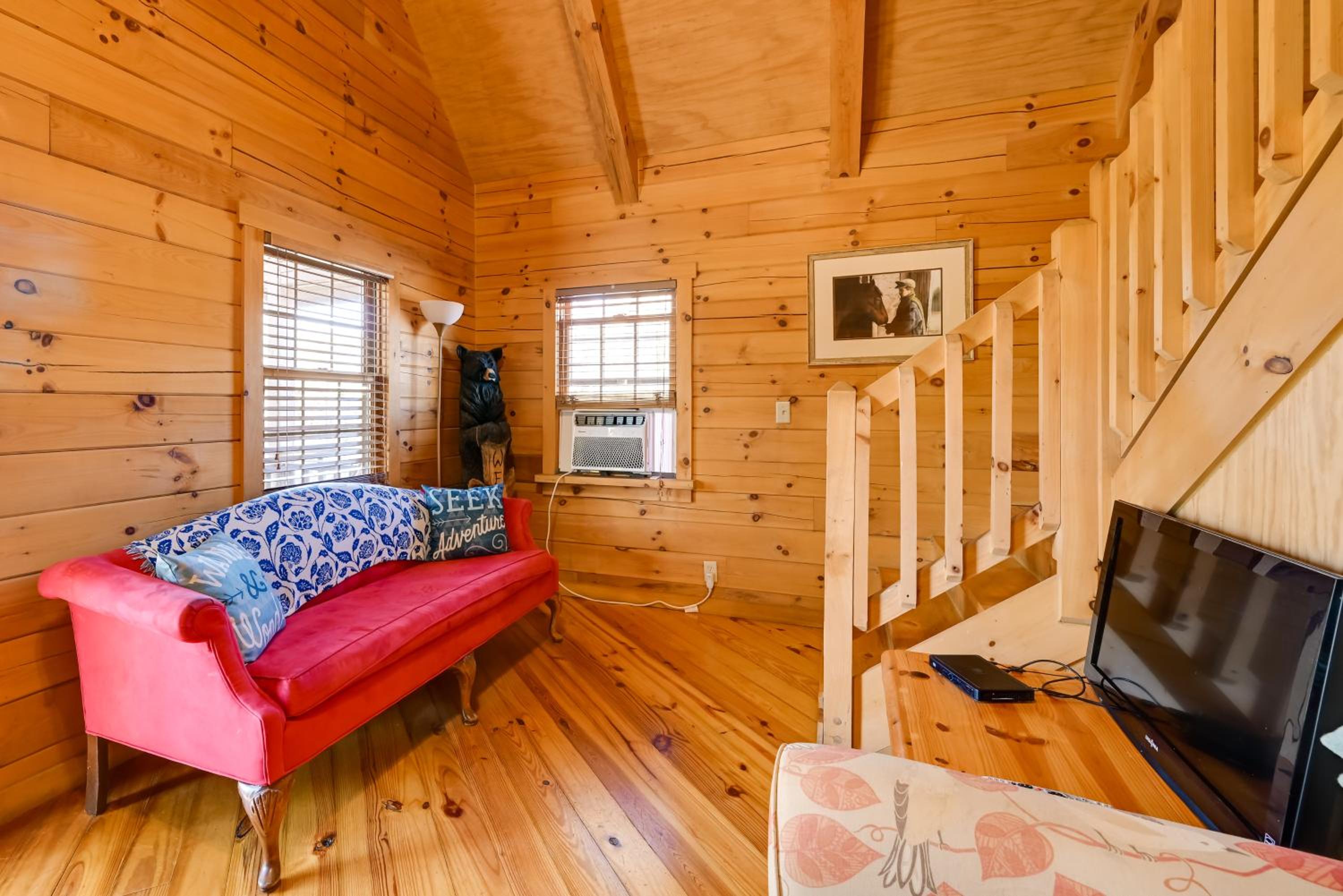 Cabin Along Rough River! Views, Fire Pit and Grill
