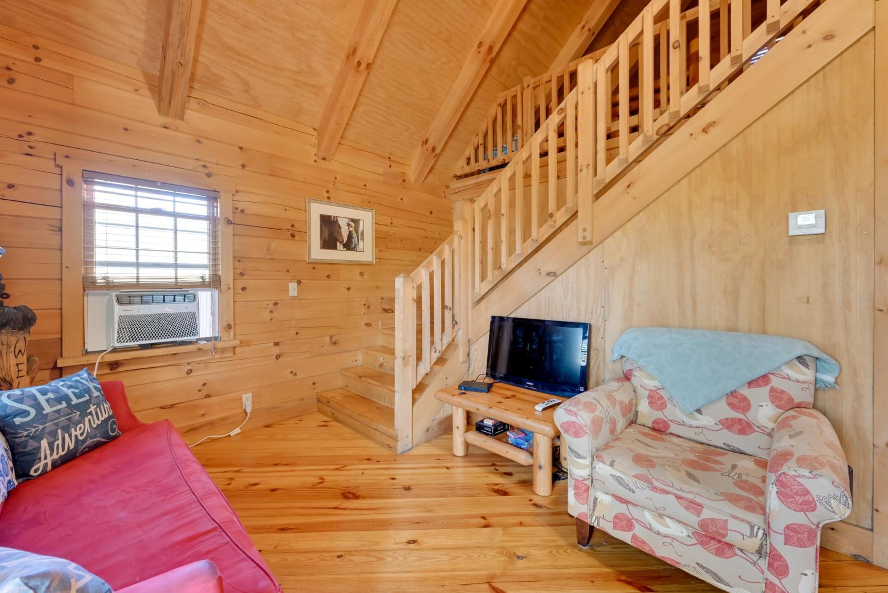 Cabin Along Rough River! Views, Fire Pit and Grill
