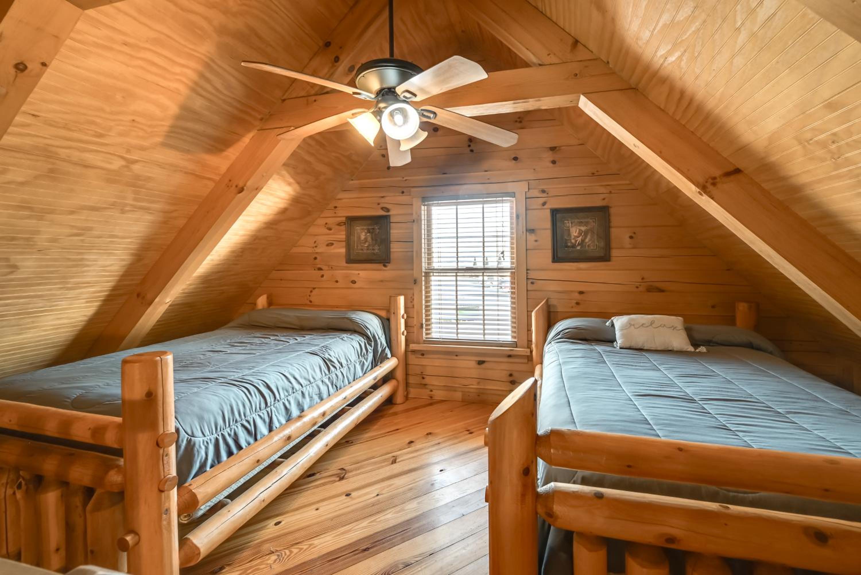 Cabin Along Rough River! Views, Fire Pit and Grill