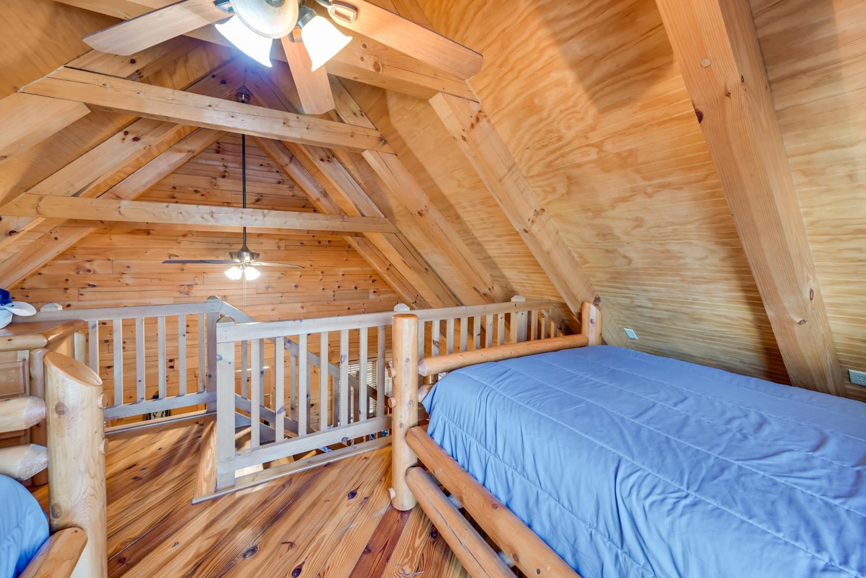 Cabin Along Rough River! Views, Fire Pit and Grill