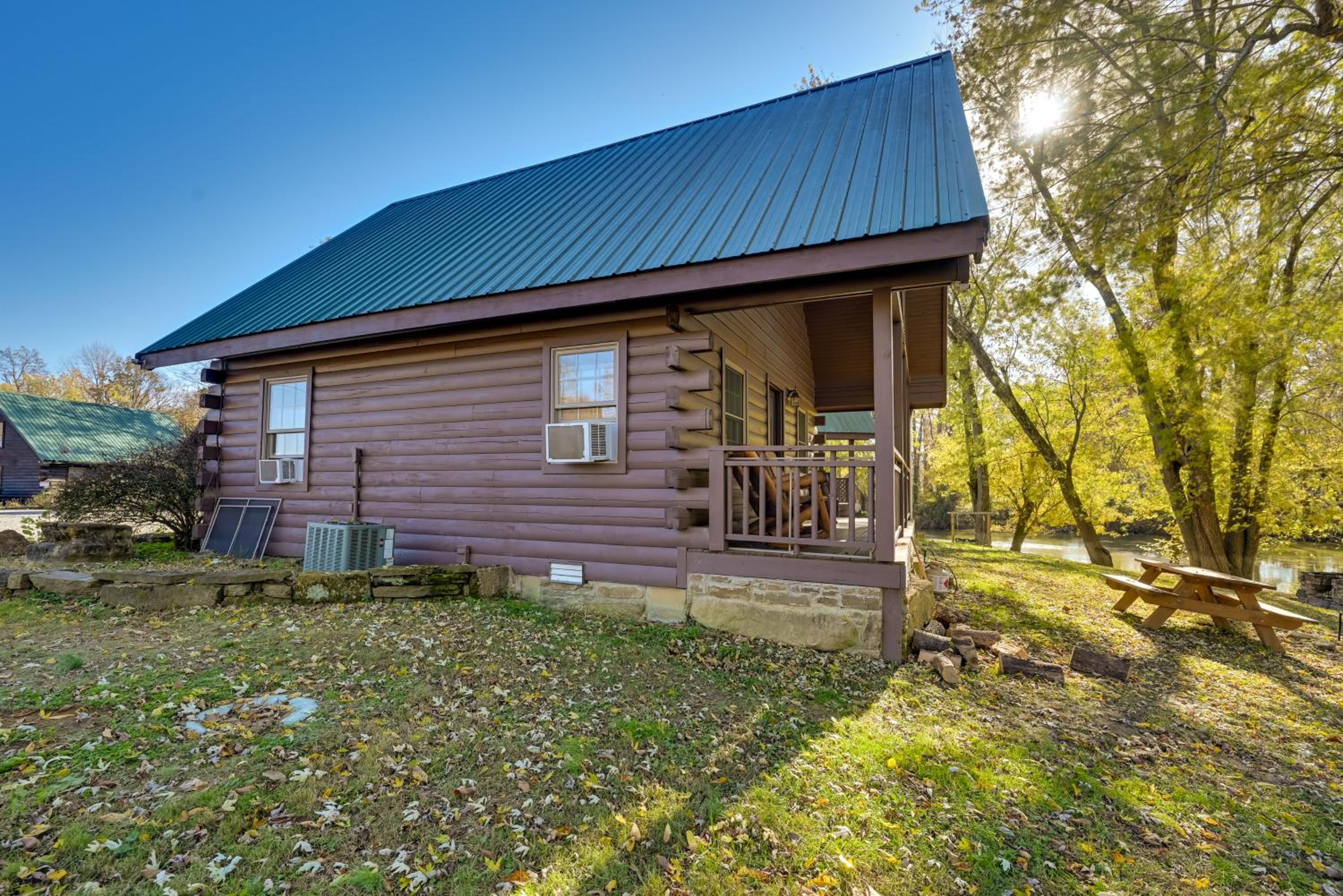 Cabin Along Rough River! Views, Fire Pit and Grill