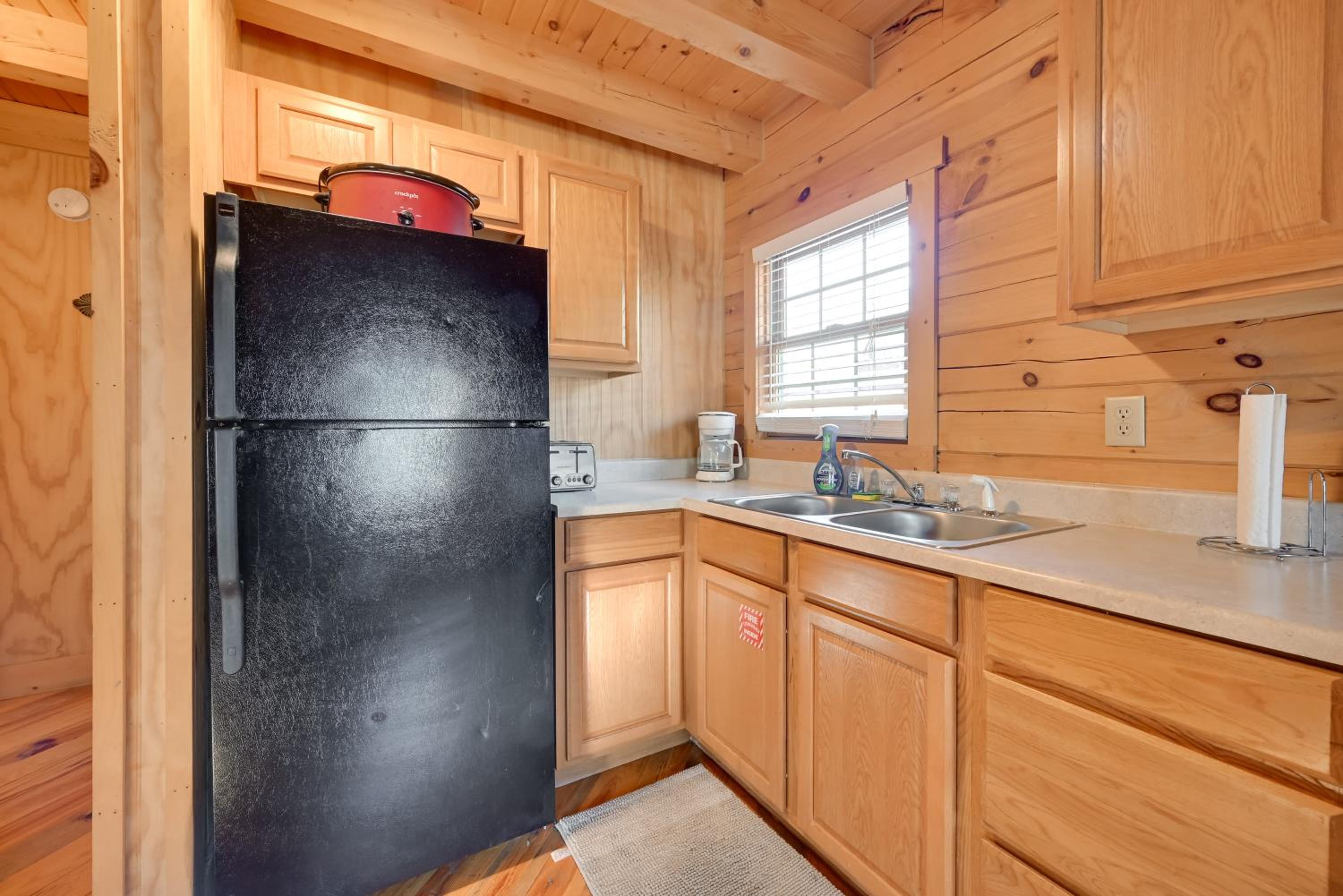 Water Views! Serene Rough River Family Cabin