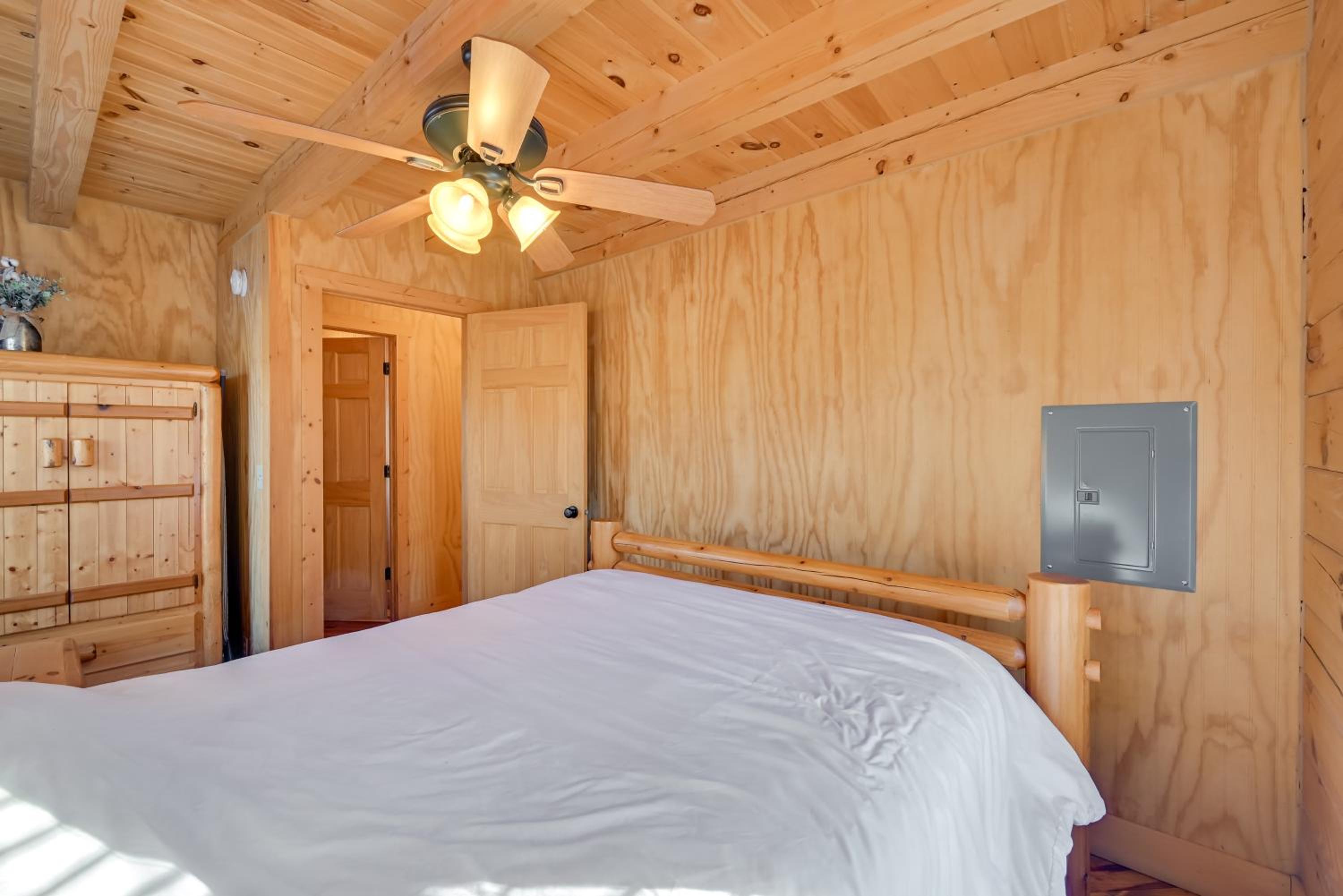 Water Views! Serene Rough River Family Cabin