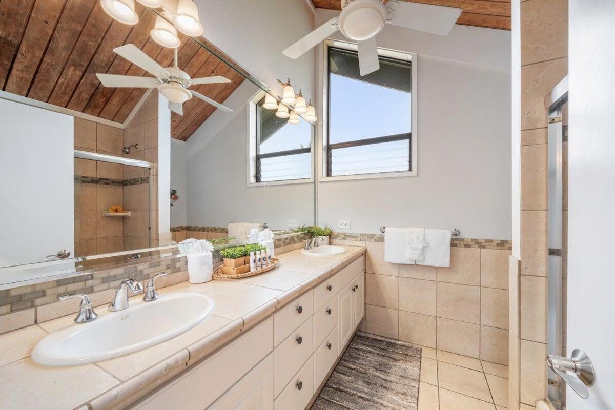 Kahana Village 17 · KHV 17 Spacious 2BD Condo w Oceanviews and S
