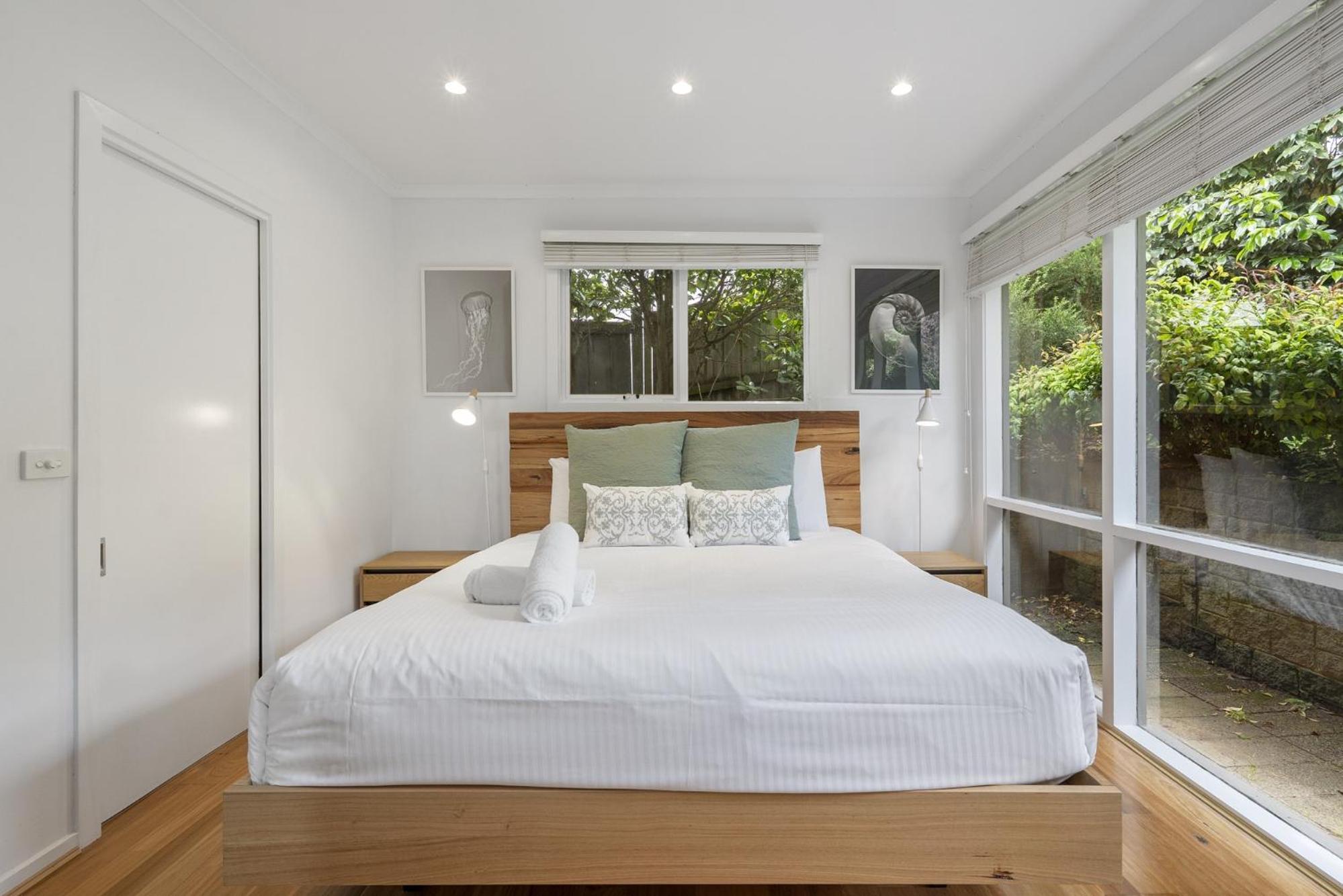 Light-Filled House Near Beaches and Cafes