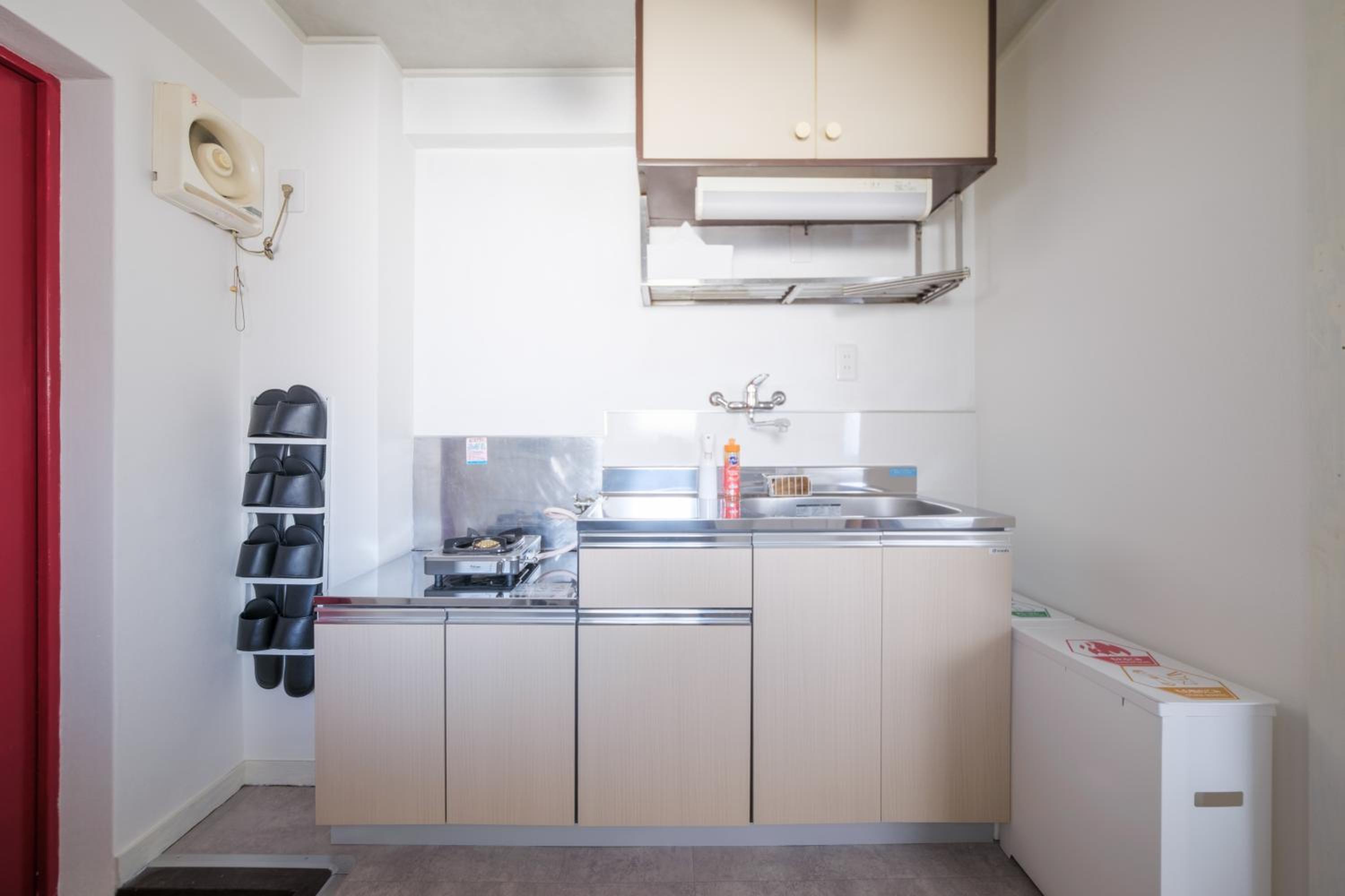 Comfy Stay Tokiwadai 2minute walk from Tokiwadai Station Ikebukuro 9min Shinjuku 14min Shibuya 18min Max 4guests Many restaurants nearby hot spring Shrine