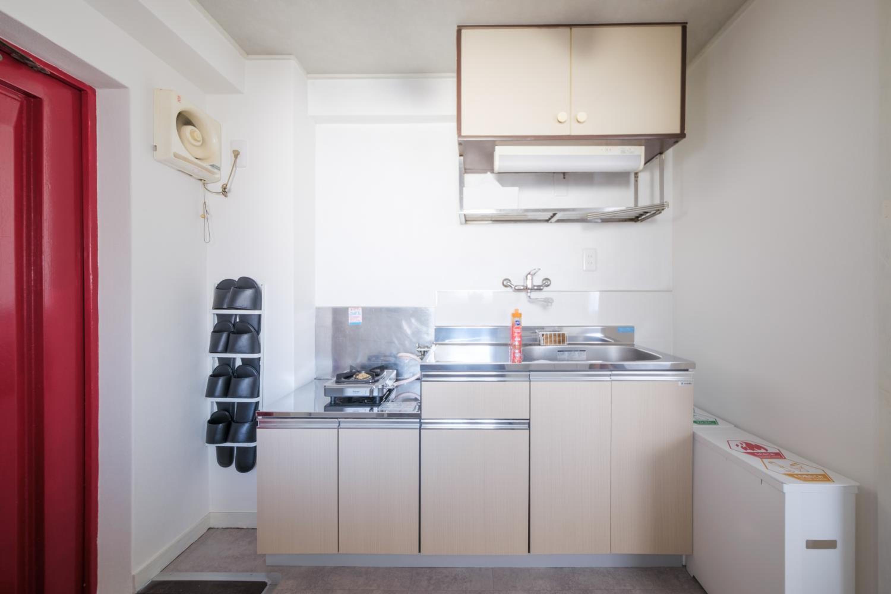 Comfy Stay Tokiwadai 2minute walk from Tokiwadai Station Ikebukuro 9min Shinjuku 14min Shibuya 18min Max 4guests Many restaurants nearby hot spring Shrine