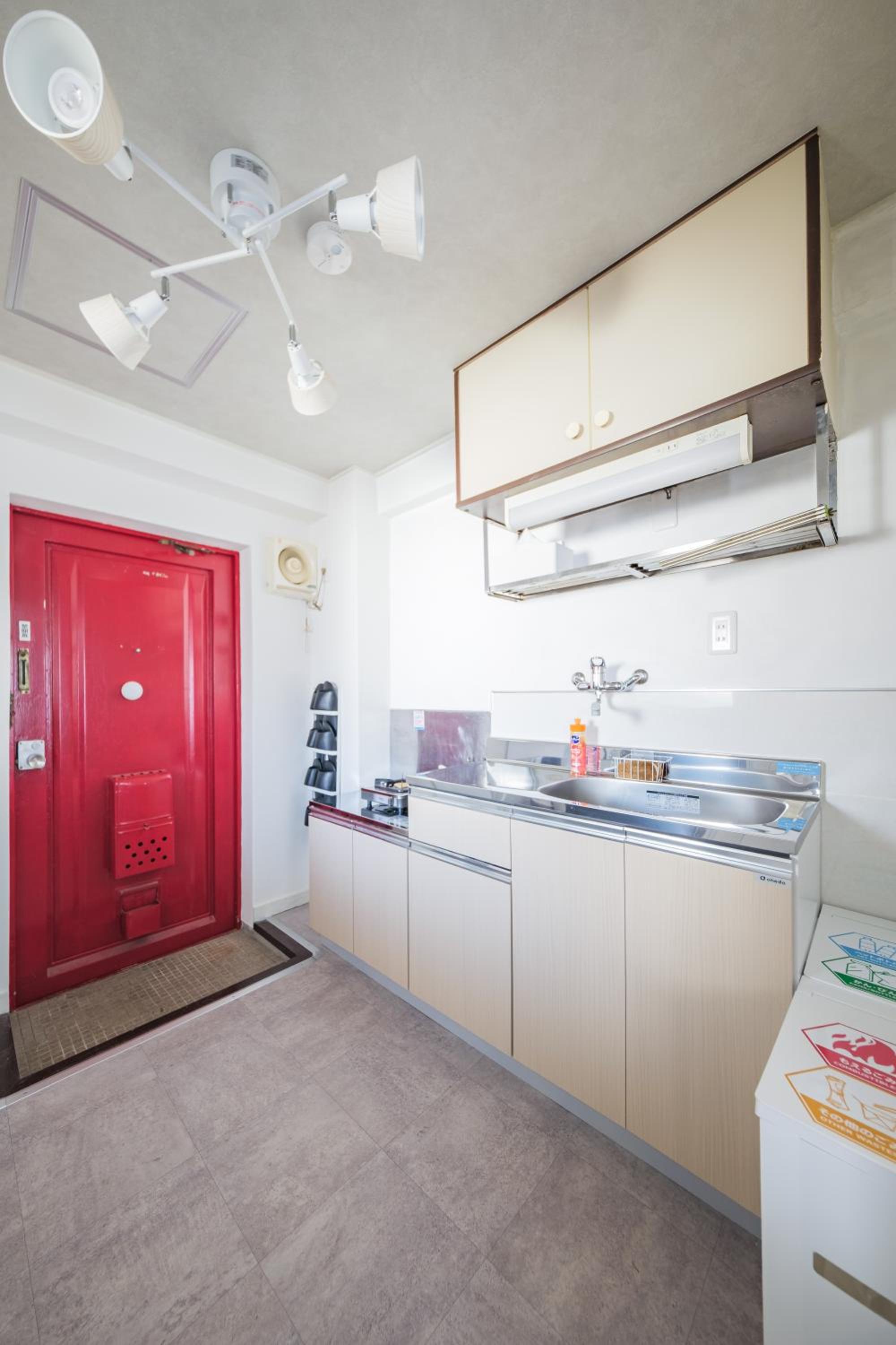 Comfy Stay Tokiwadai 2minute walk from Tokiwadai Station Ikebukuro 9min Shinjuku 14min Shibuya 18min Max 4guests Many restaurants nearby hot spring Shrine