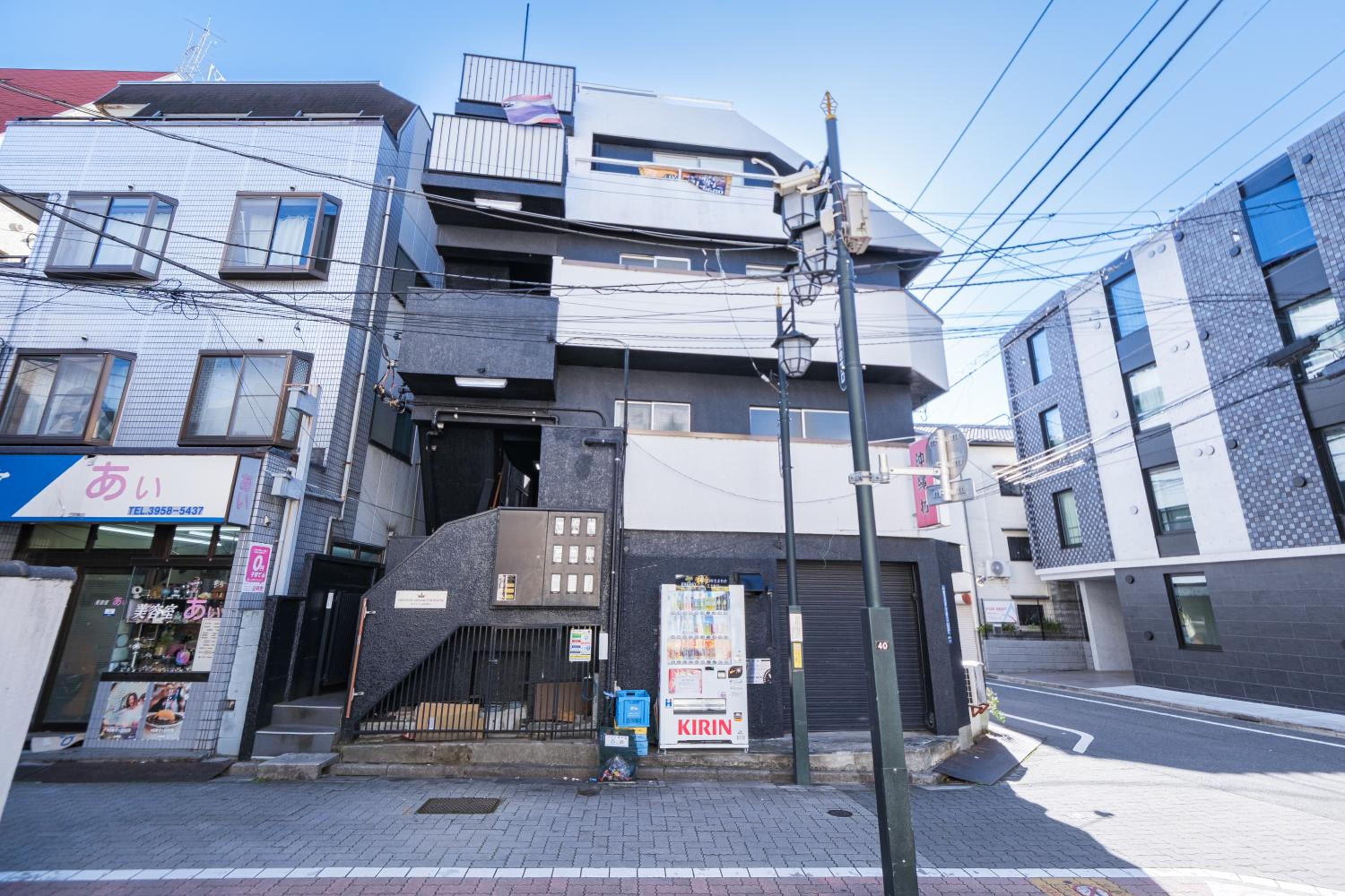 Comfy Stay Tokiwadai 2minute walk from Tokiwadai Station Ikebukuro 9min Shinjuku 14min Shibuya 18min Max 4guests Many restaurants nearby hot spring Shrine