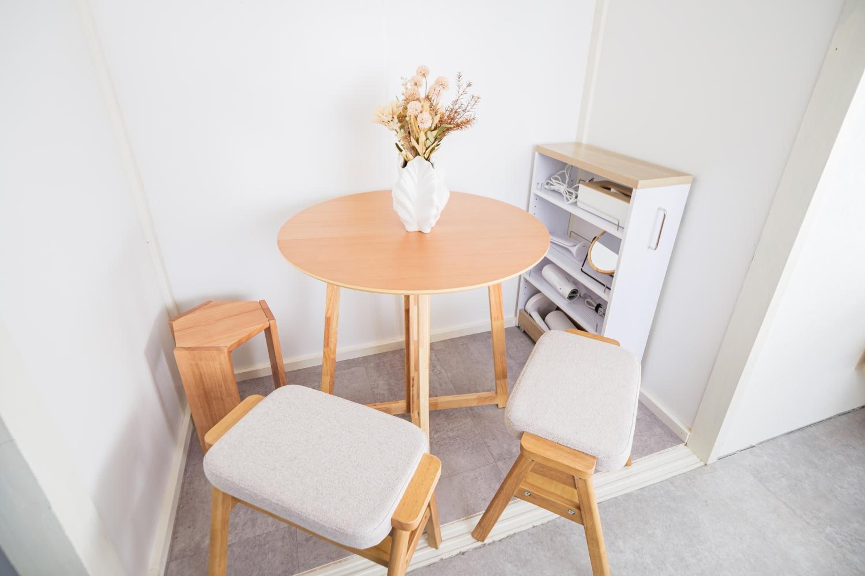 Comfy Stay Tokiwadai 2minute walk from Tokiwadai Station Ikebukuro 9min Shinjuku 14min Shibuya 18min Max 4guests Many restaurants nearby hot spring Shrine