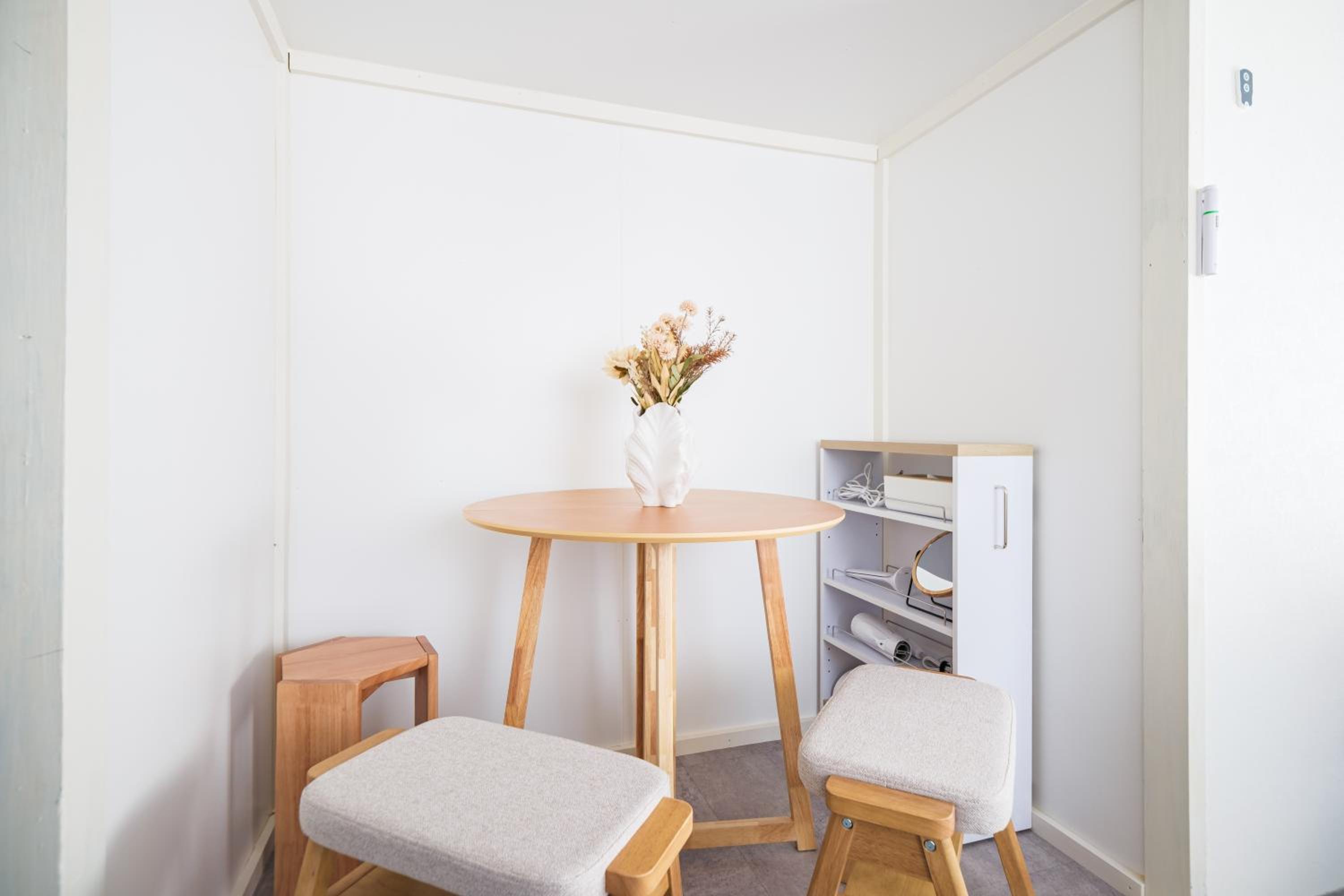 Comfy Stay Tokiwadai 2minute walk from Tokiwadai Station Ikebukuro 9min Shinjuku 14min Shibuya 18min Max 4guests Many restaurants nearby hot spring Shrine