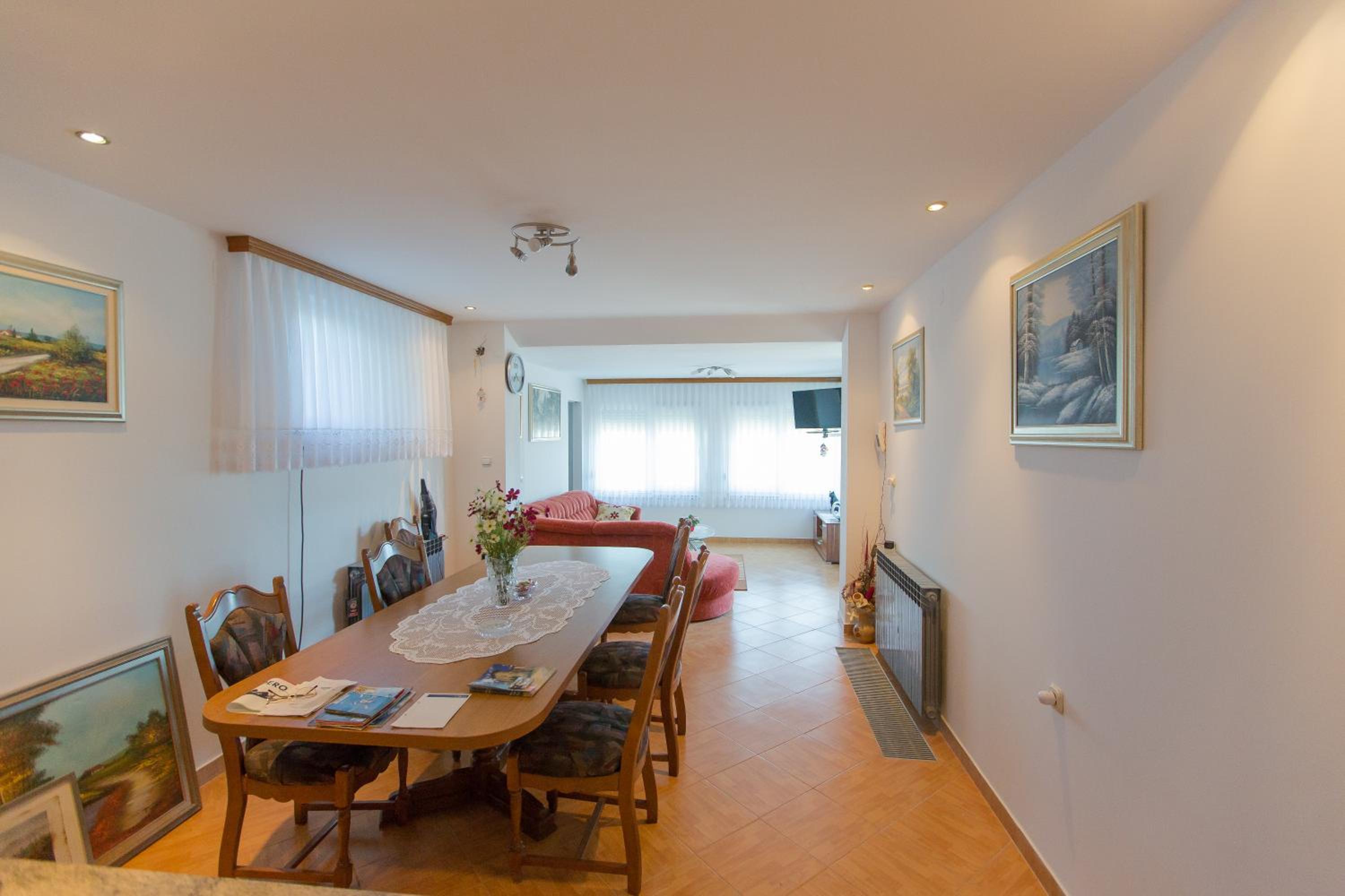 Apartments Miše