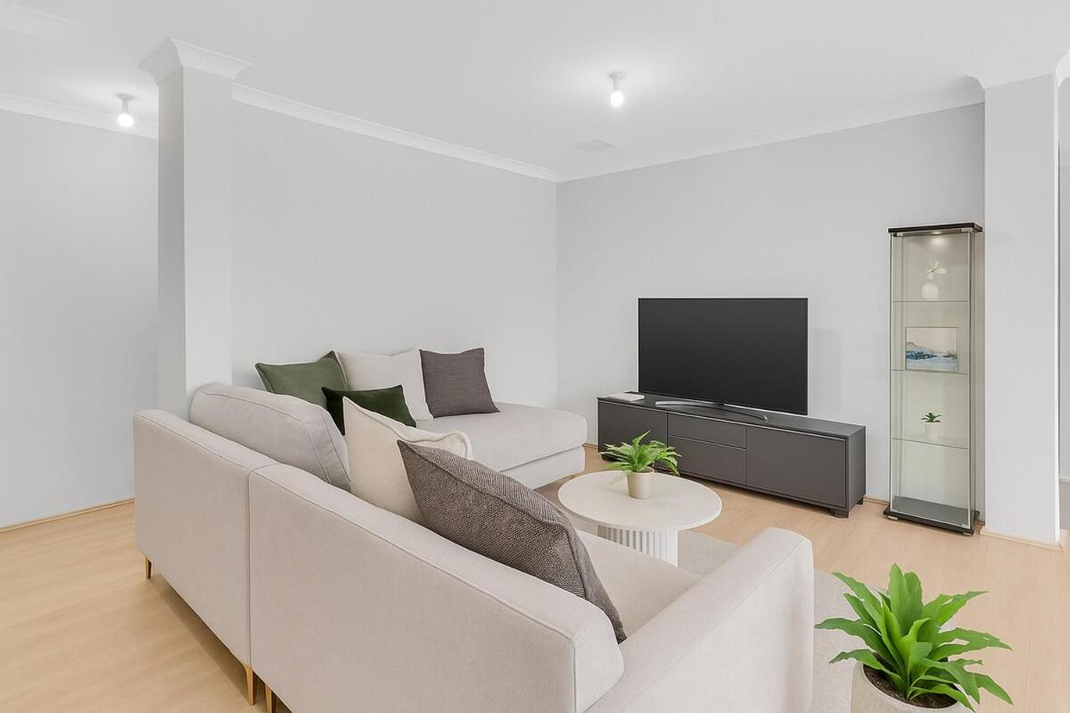 Stylish Queens Park Stay Close to Perth Airport