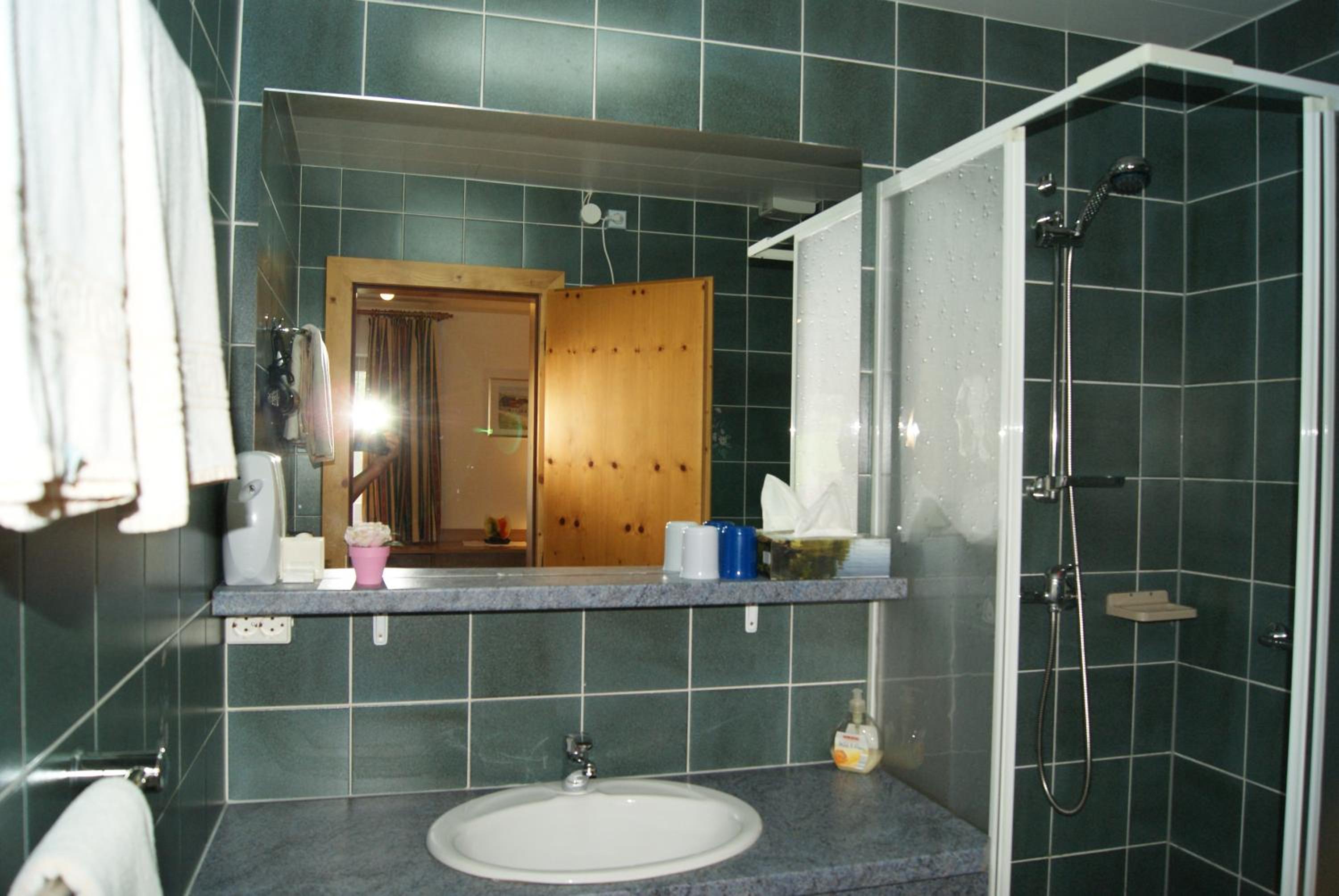 Photo 44