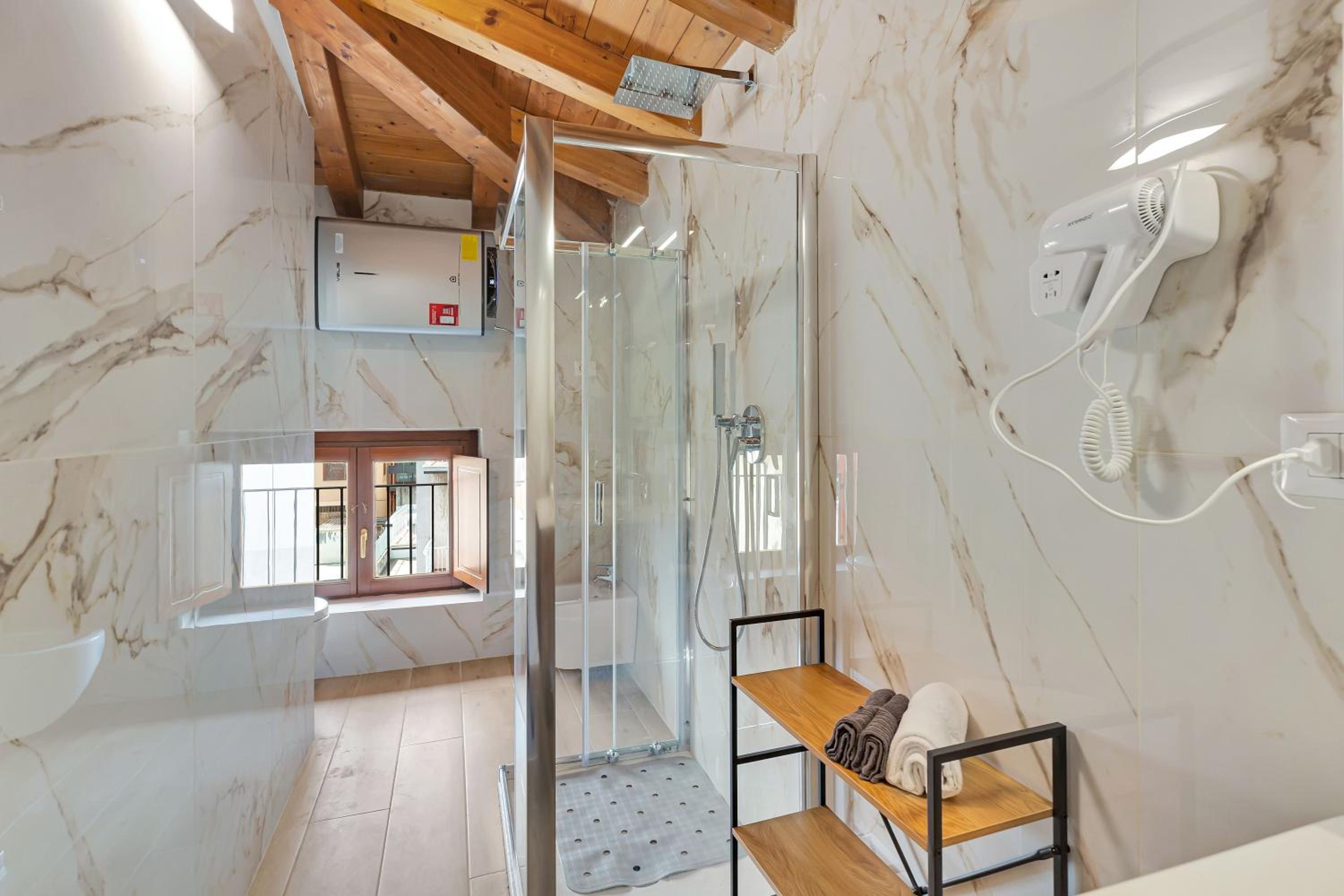 Bergamo Center -Rooms