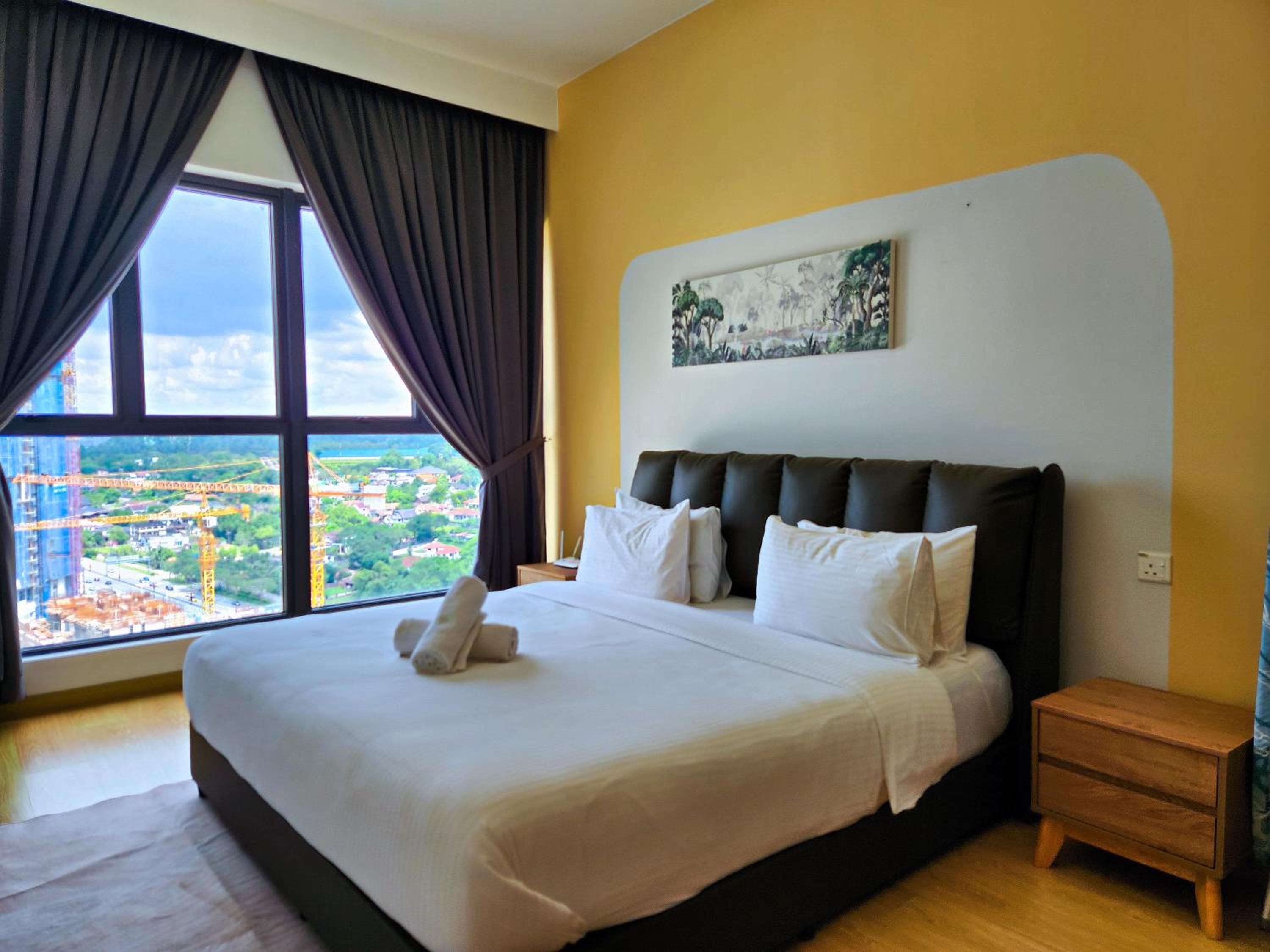 Country Garden Danga Bay By Widebed JB