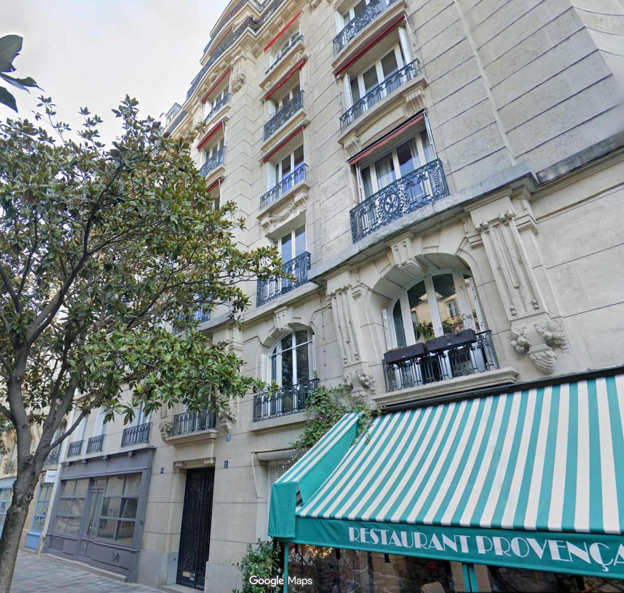 Place des Vosges Apartment with Air Conditioning