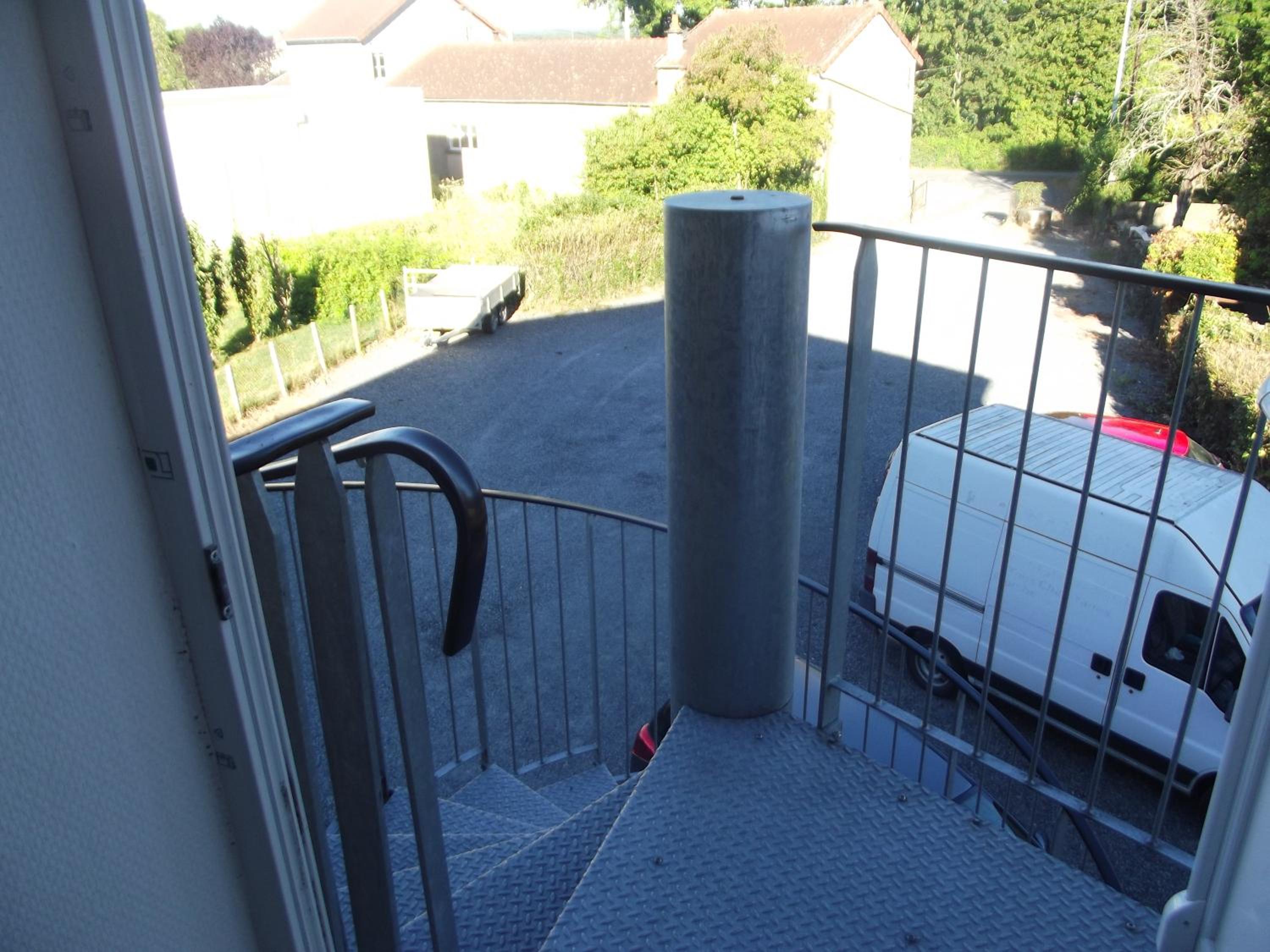balcony