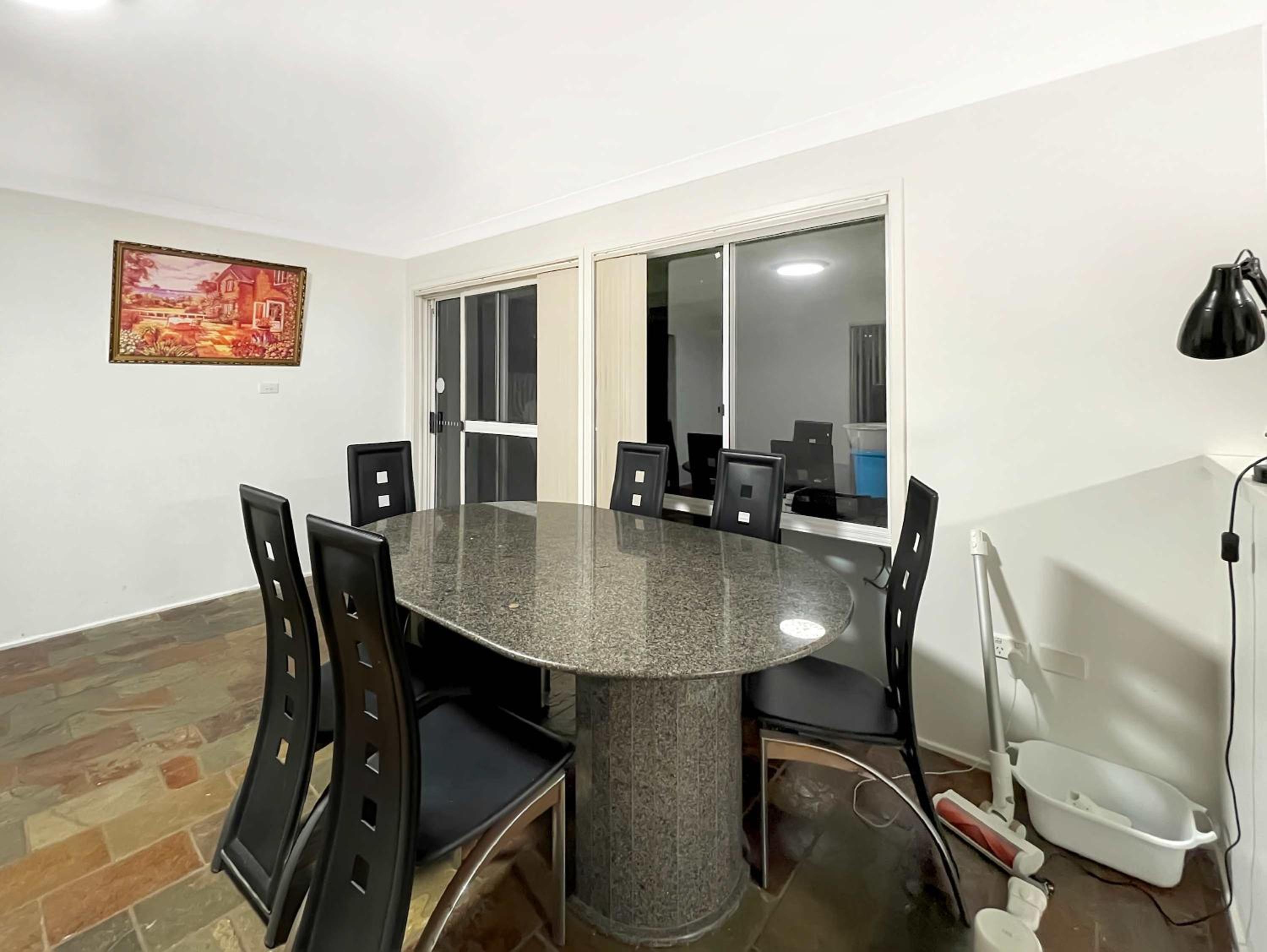 MetaWise Cozy Family Room4 in Shared Home Free Parking