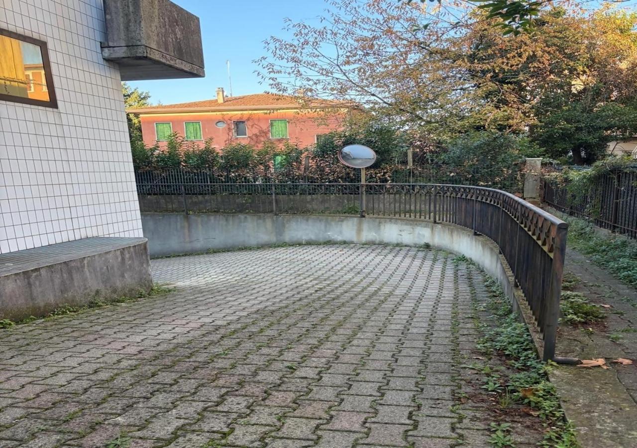 Unico Apt 4, 6 ospiti, parcheggio gratis, 10 minuti da Venezia
