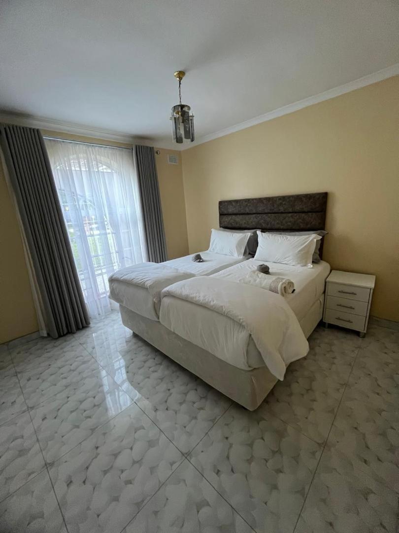 Peaceful 4-Bedroom Retreat with Lush Gardens Pool – Highlands - 2346