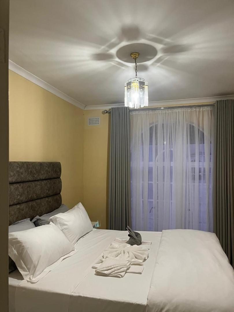 Peaceful 4-Bedroom Retreat with Lush Gardens Pool – Highlands - 2346