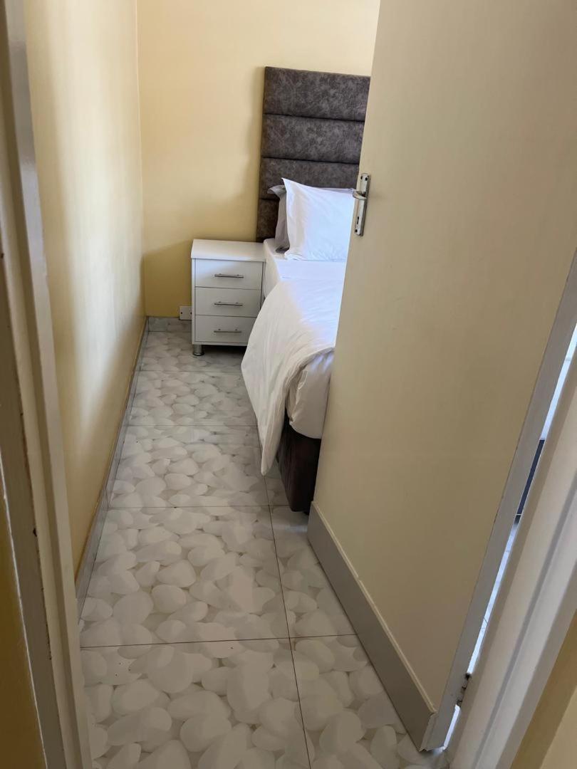 Peaceful 4-Bedroom Retreat with Lush Gardens Pool – Highlands - 2346